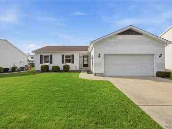 48 Elmleaf Dr, Cheektowaga, NY 14227