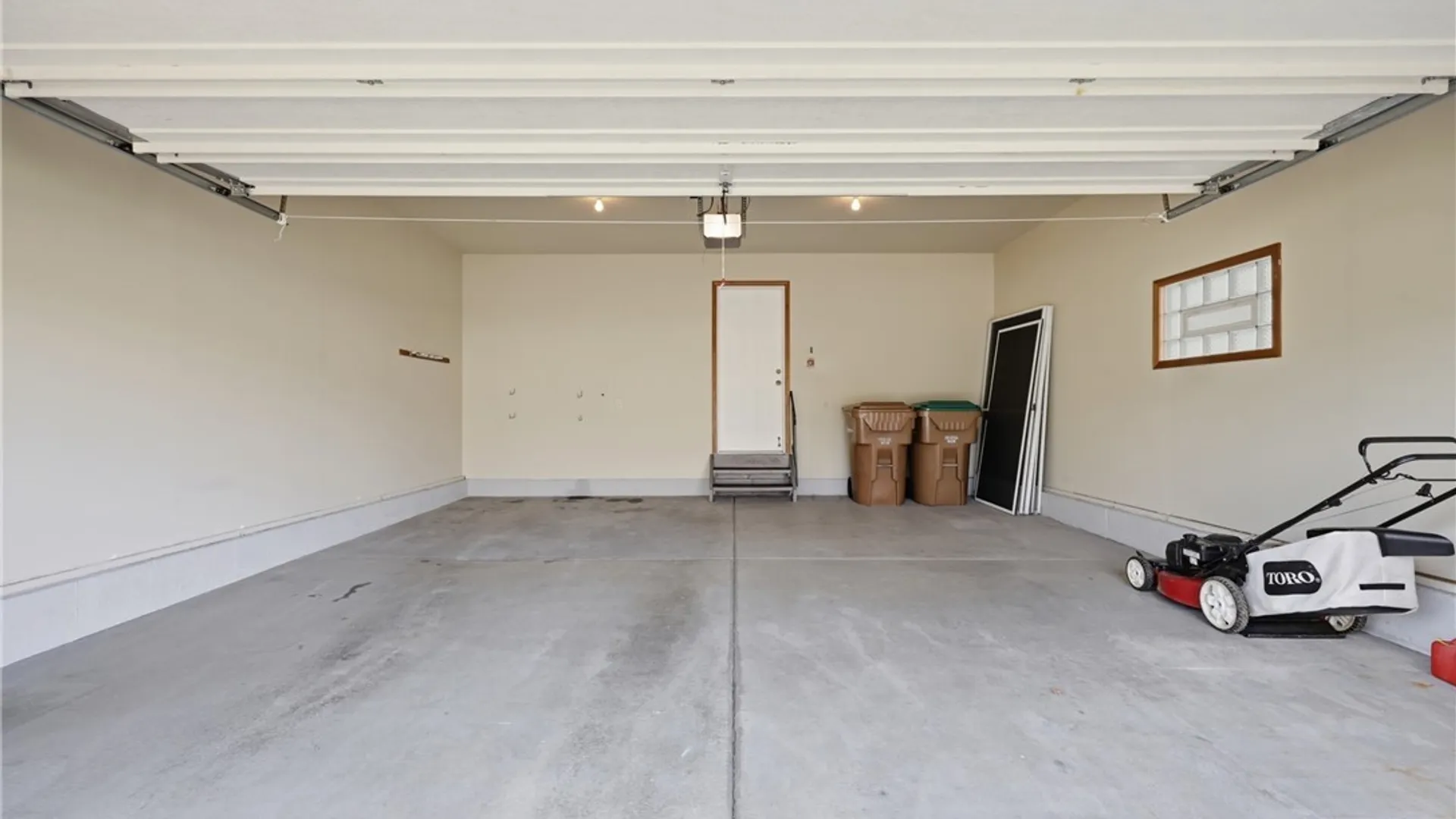 Property at 48 Elmleaf Dr, Cheektowaga, NY 14227 21