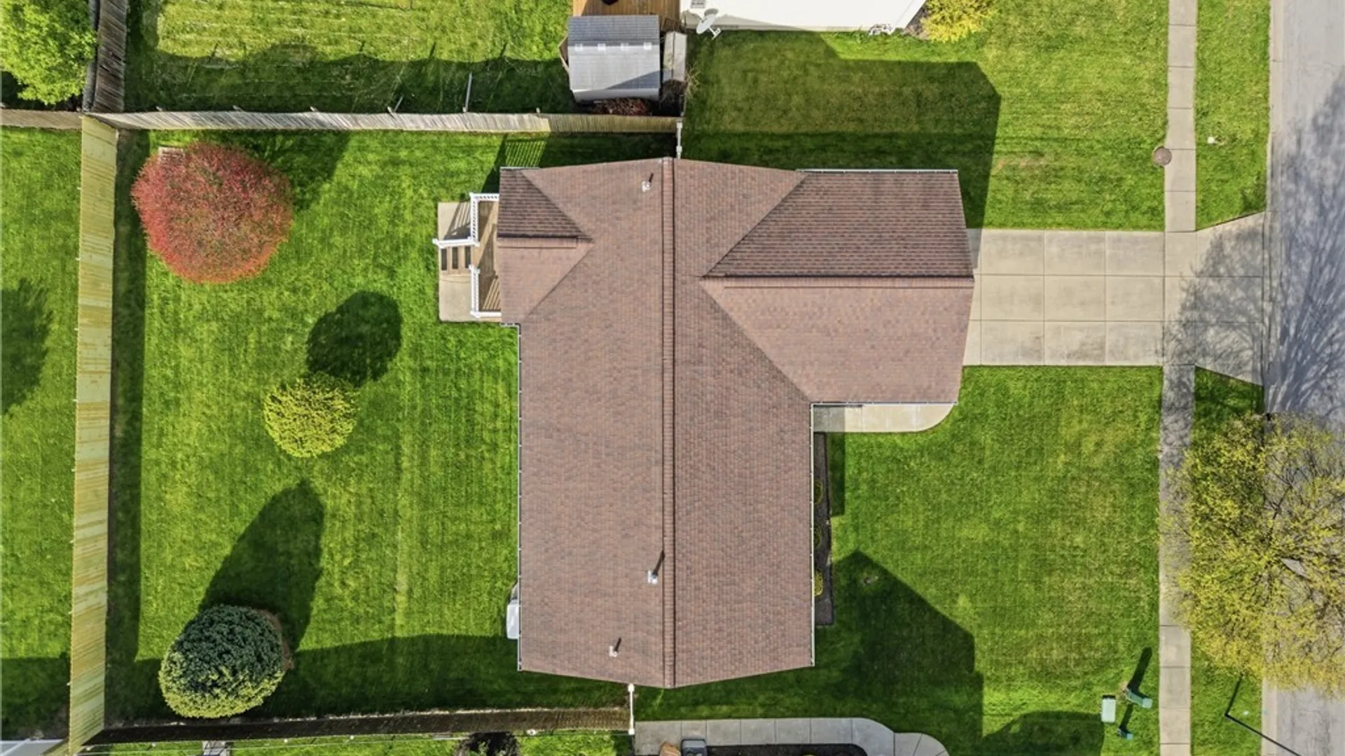 Property at 48 Elmleaf Dr, Cheektowaga, NY 14227 27
