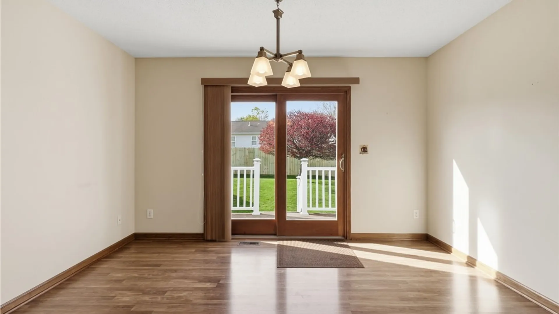 Property at 48 Elmleaf Dr, Cheektowaga, NY 14227 9