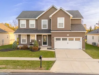 Property at 46 Eagleview Drive, Grand Island, NY 14072