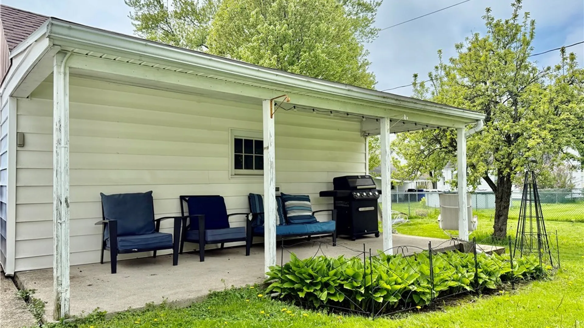 Property at 46 Briarhill Drive, West Seneca, NY 14224 25