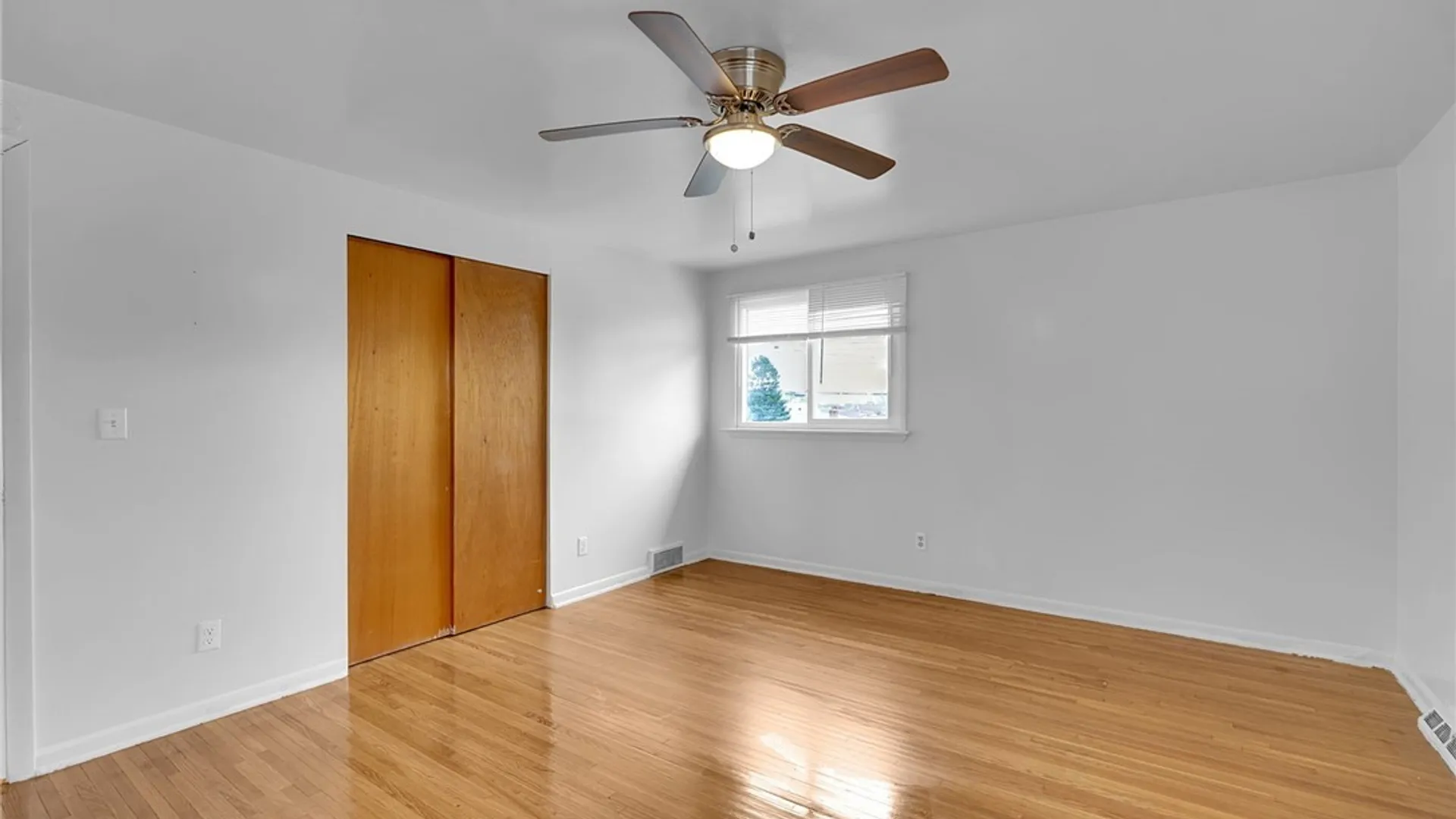 Property at 35 Crandon Boulevard, Cheektowaga, NY 14225 12