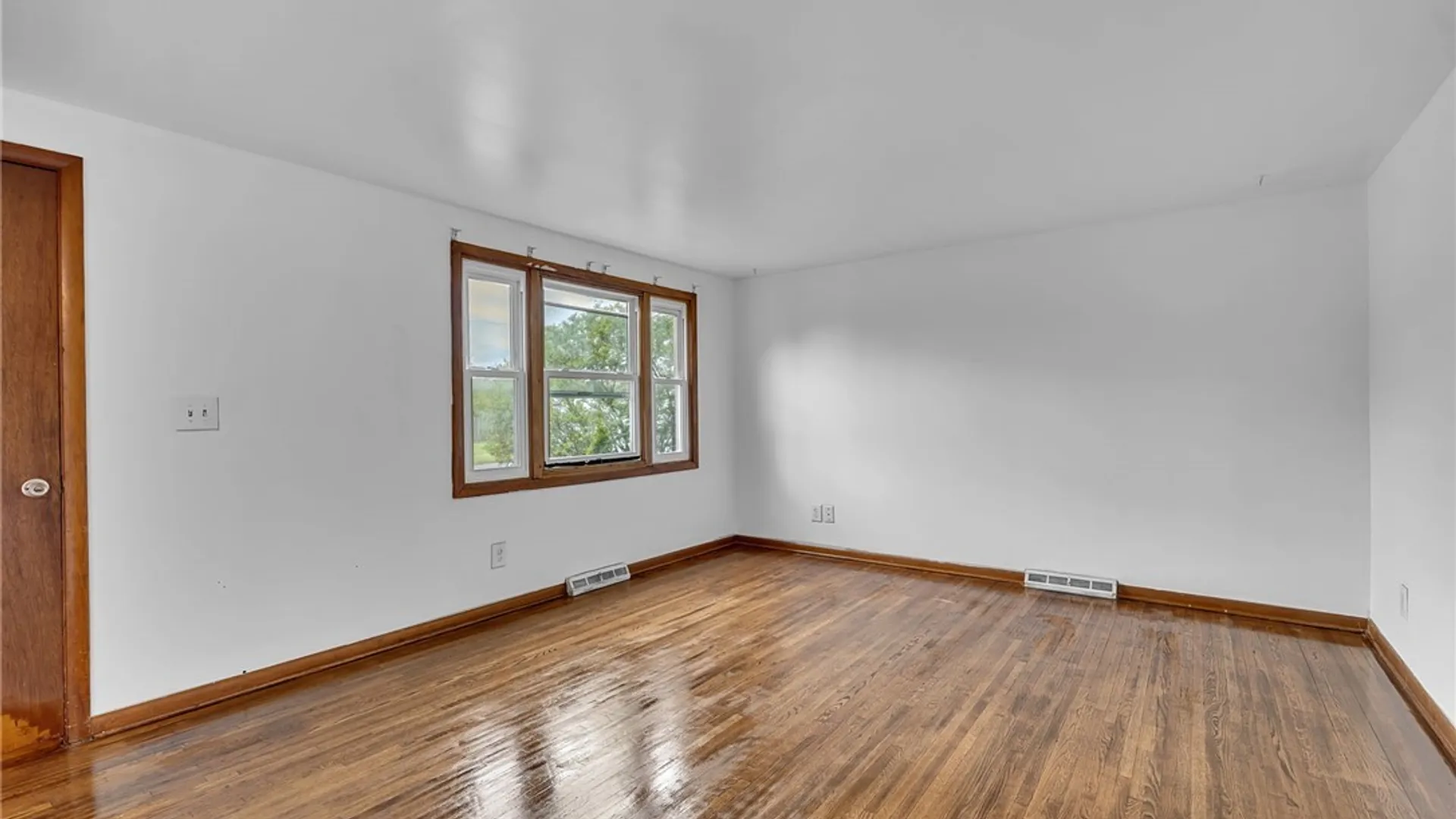 Property at 35 Crandon Boulevard, Cheektowaga, NY 14225 18
