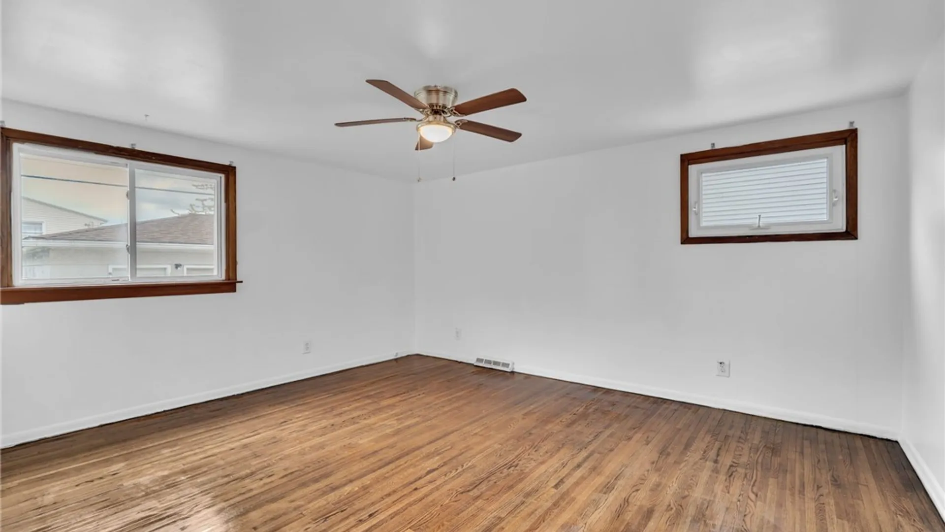 Property at 35 Crandon Boulevard, Cheektowaga, NY 14225 27