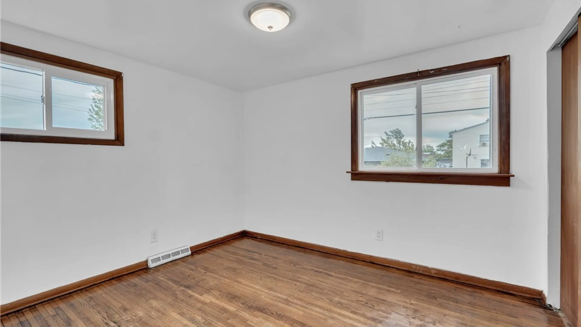 Property at 35 Crandon Boulevard, Cheektowaga, NY 14225 30