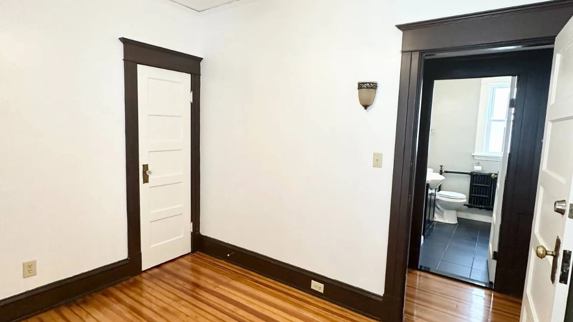 Property at 423 Hamilton St, Albany, NY 12203 10
