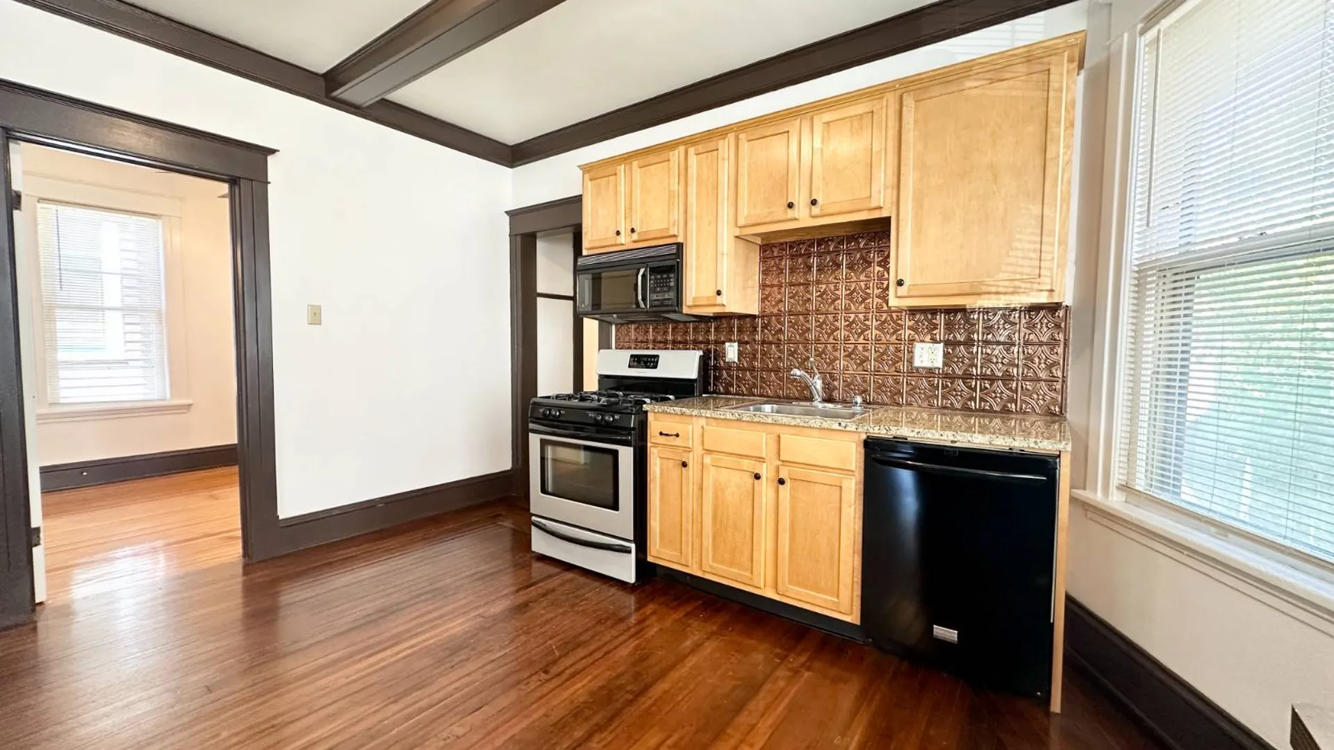 Property at 423 Hamilton St, Albany, NY 12203 3