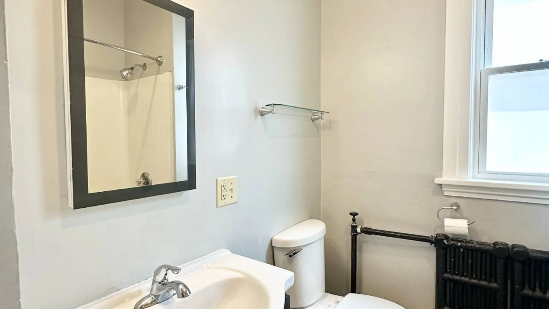 Property at 423 Hamilton St, Albany, NY 12203 7