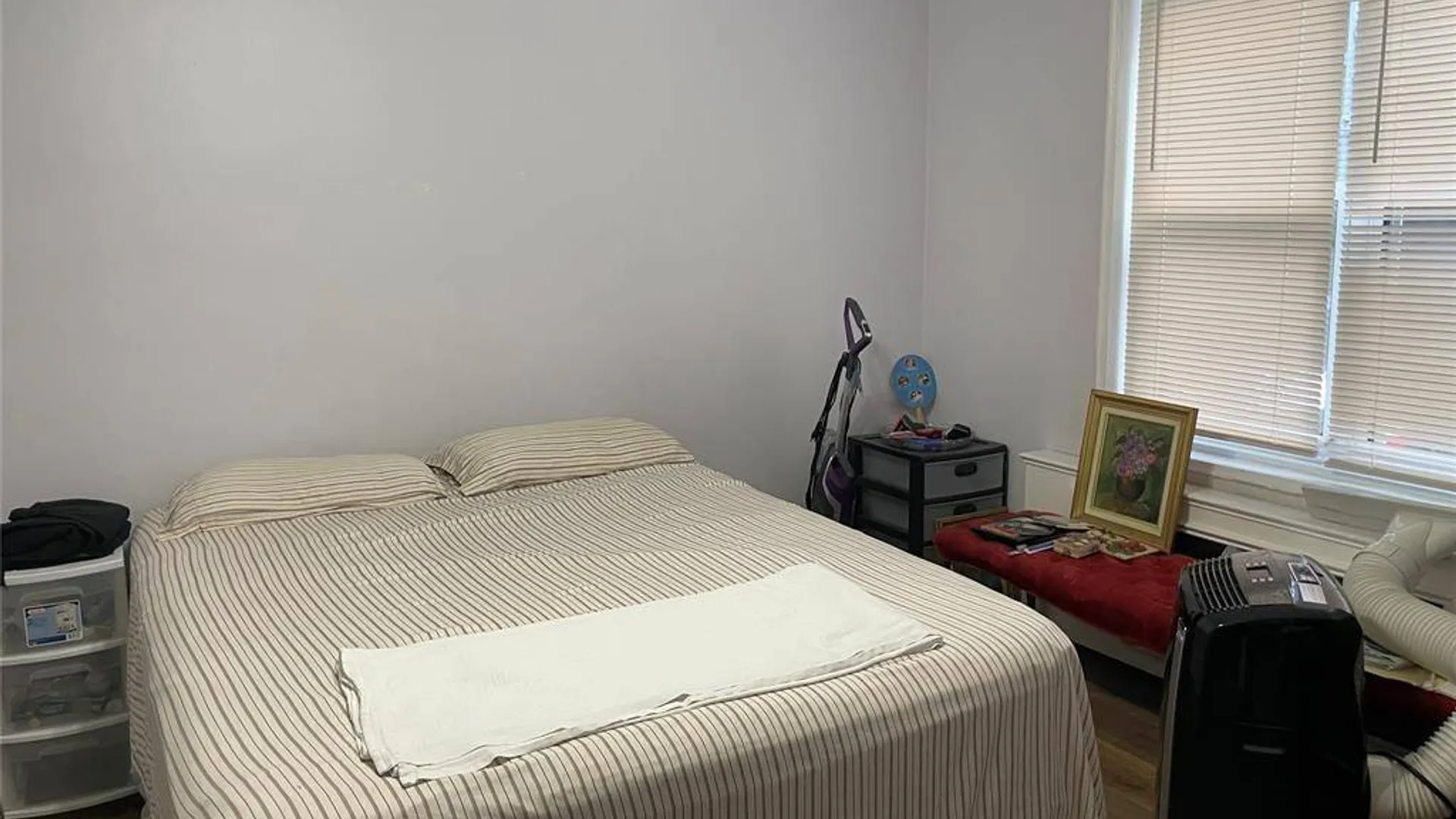 Property at 1296 Midland Ave, Yonkers, NY 10704 10