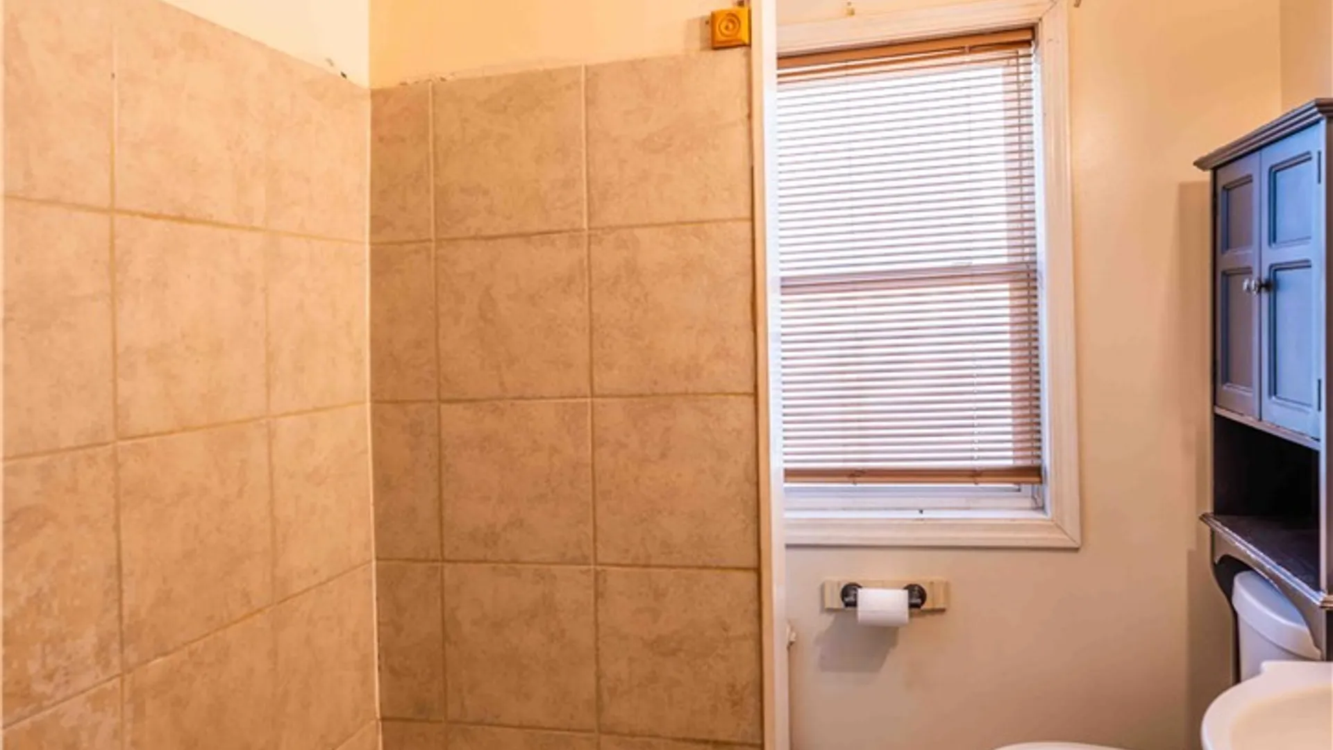 Property at 40 Niagara Falls Boulevard, Buffalo, NY 14214 17