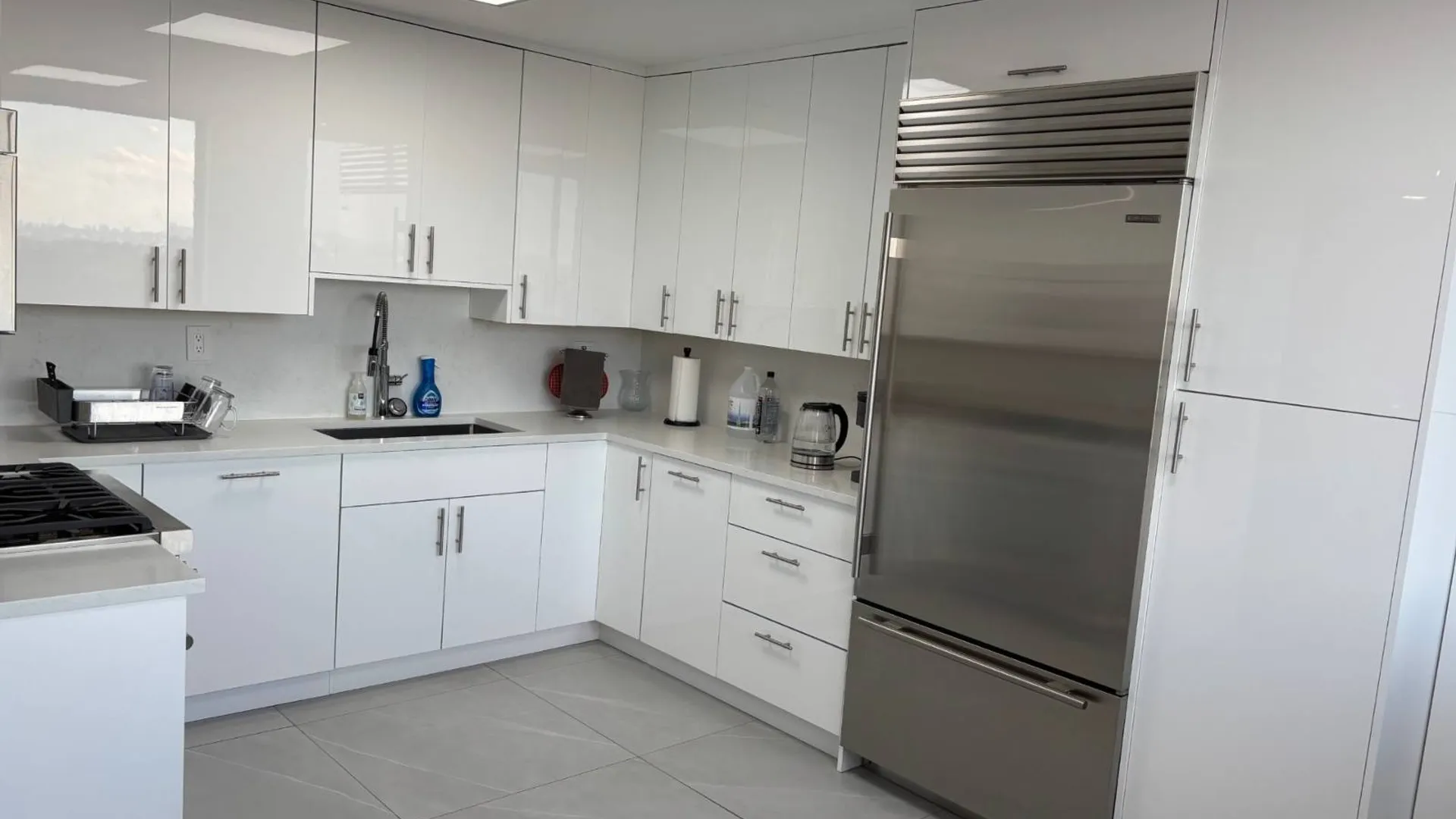 Property at 2 Bay Club Dr, Bayside, NY 11360 4
