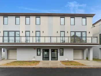 Property at 33 Keen Ct, Brooklyn, NY 11229