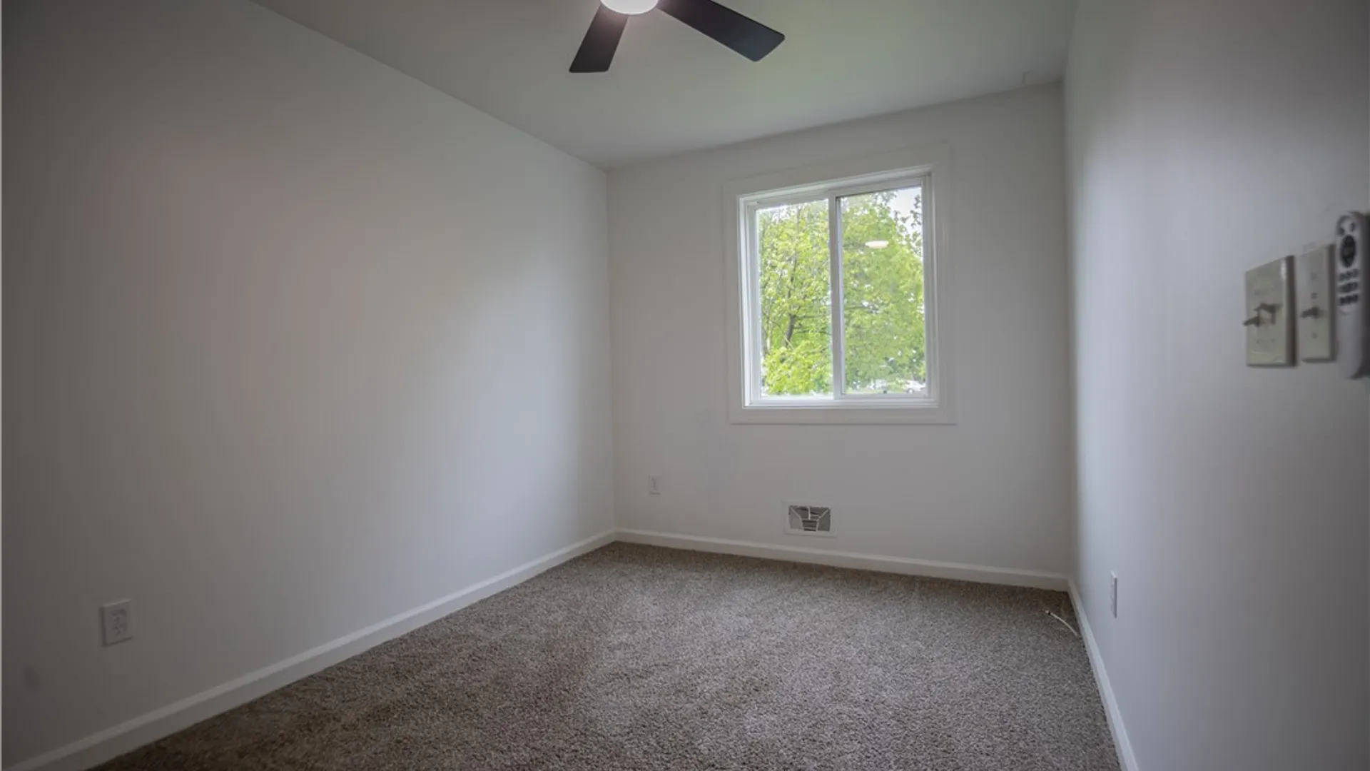 Property at 18 Kencrest Circle, Gates, NY 14606 19