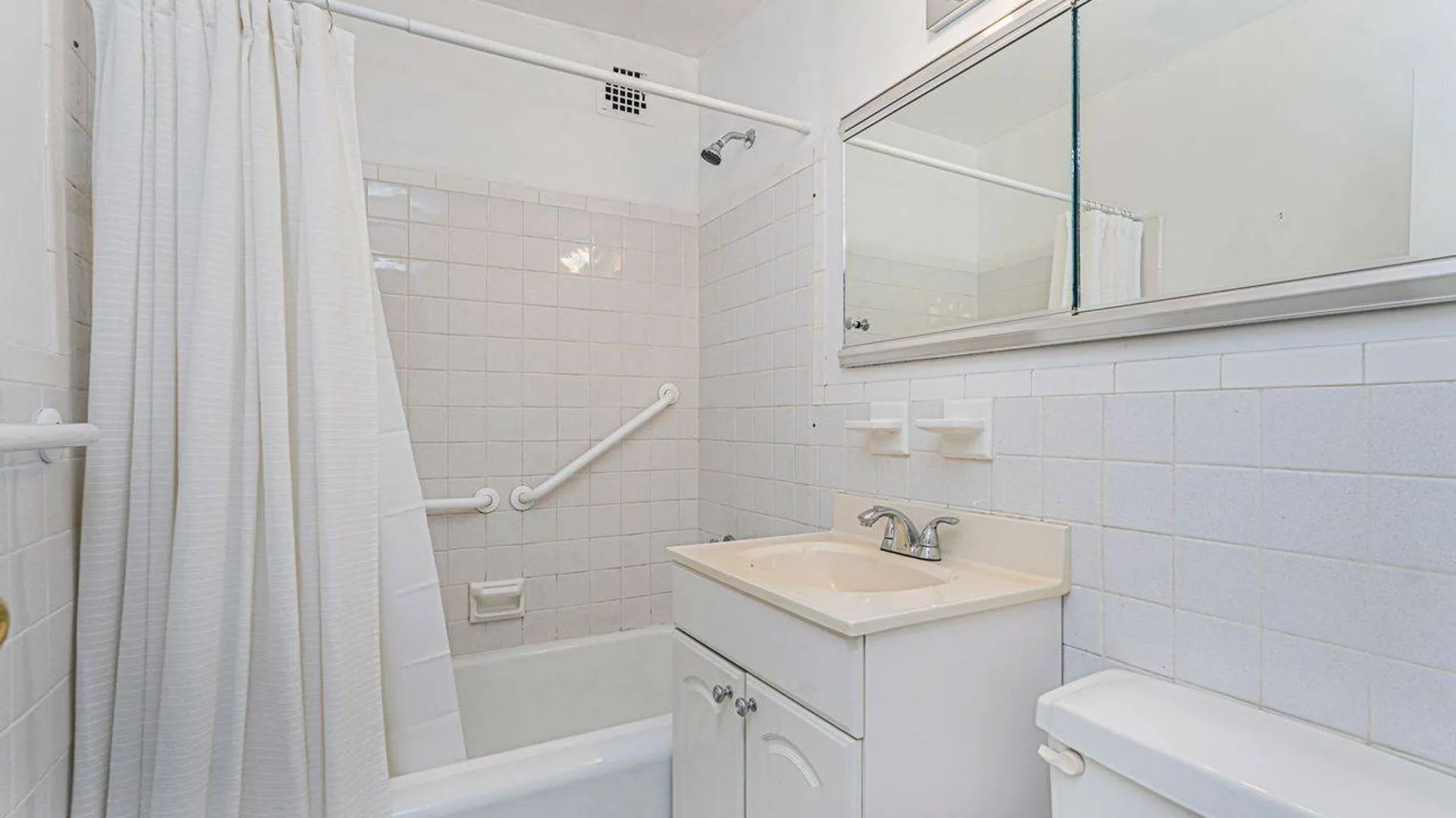 Property at 1100 Clove Rd, Staten Island, NY 10301 19