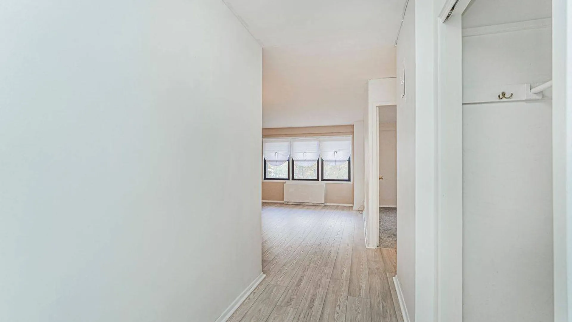 Property at 1100 Clove Rd, Staten Island, NY 10301 8