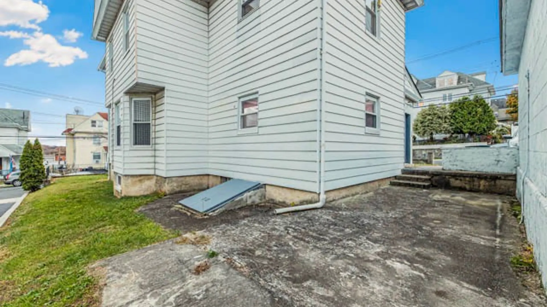 Property at 69 Waring Pl, Yonkers, NY 10703 6