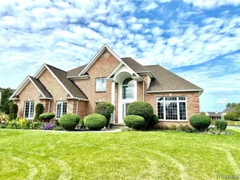 5458 Center Pine Lane, Clarence, NY 14221