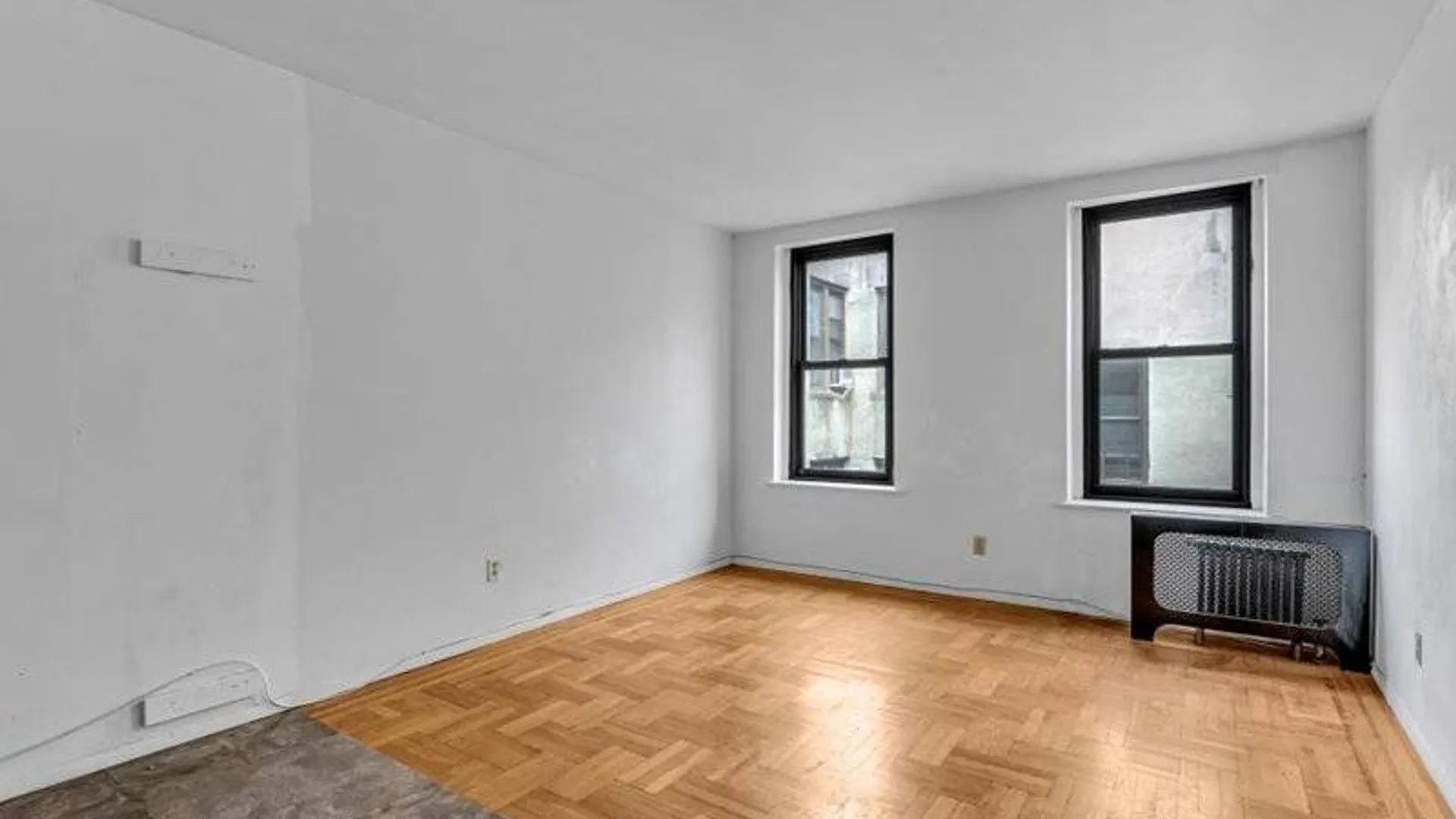 Property at 1151 Brighton Beach Ave, Brooklyn, NY 11235 3