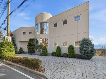 Property at 186 flagg pl, Staten Island, NY 10304
