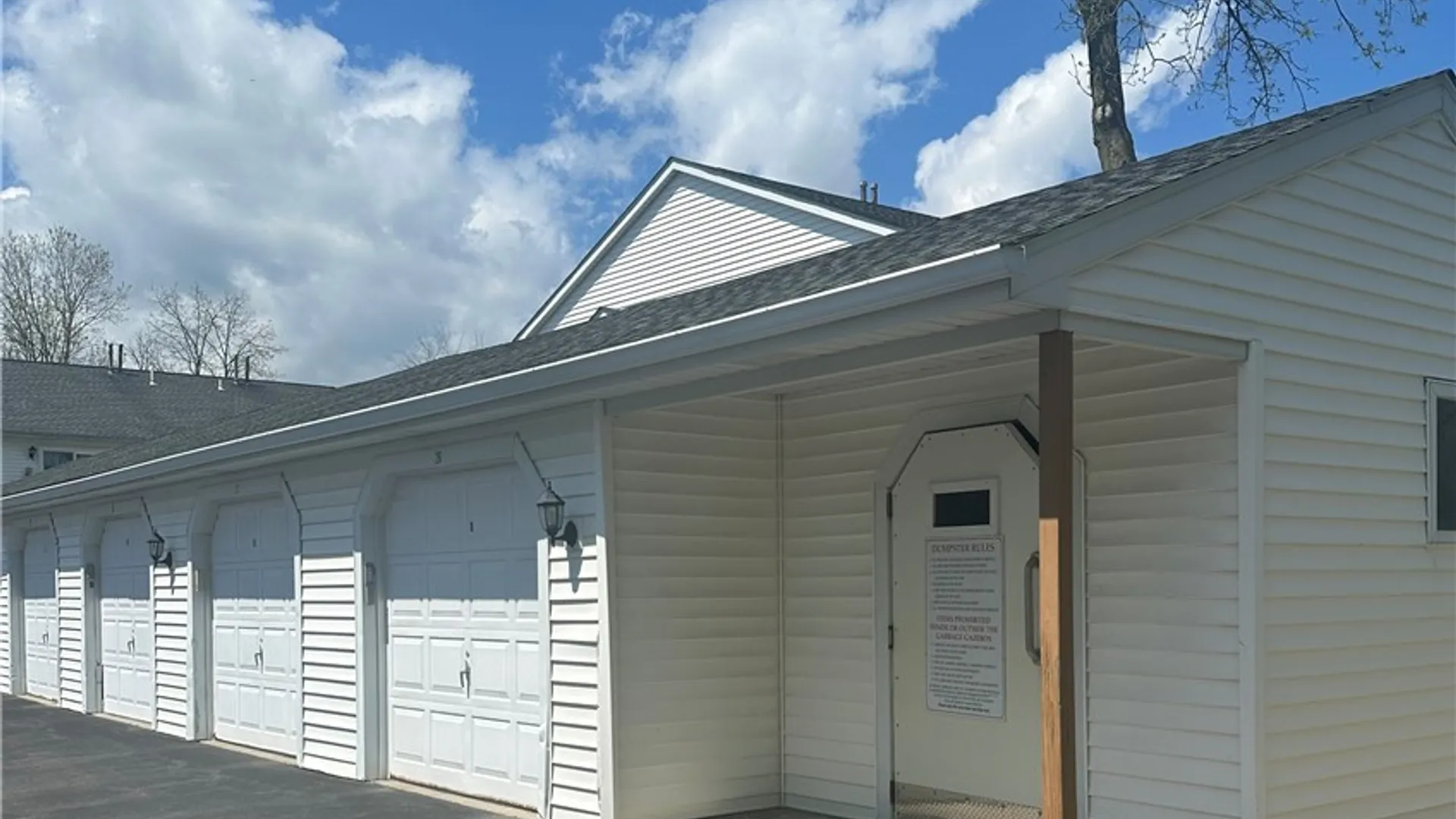 Property at 7 Beacon Park, Amherst, NY 14228 4