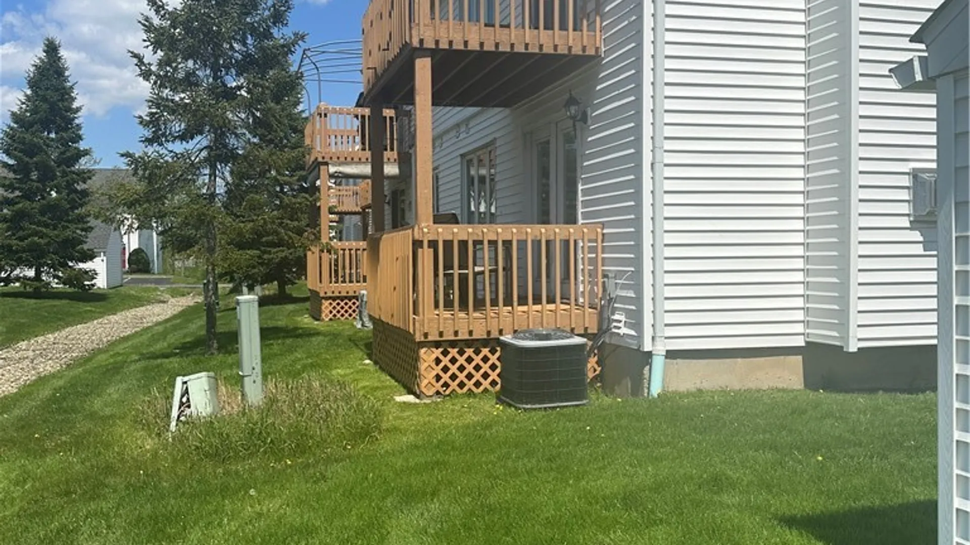 Property at 7 Beacon Park, Amherst, NY 14228 6
