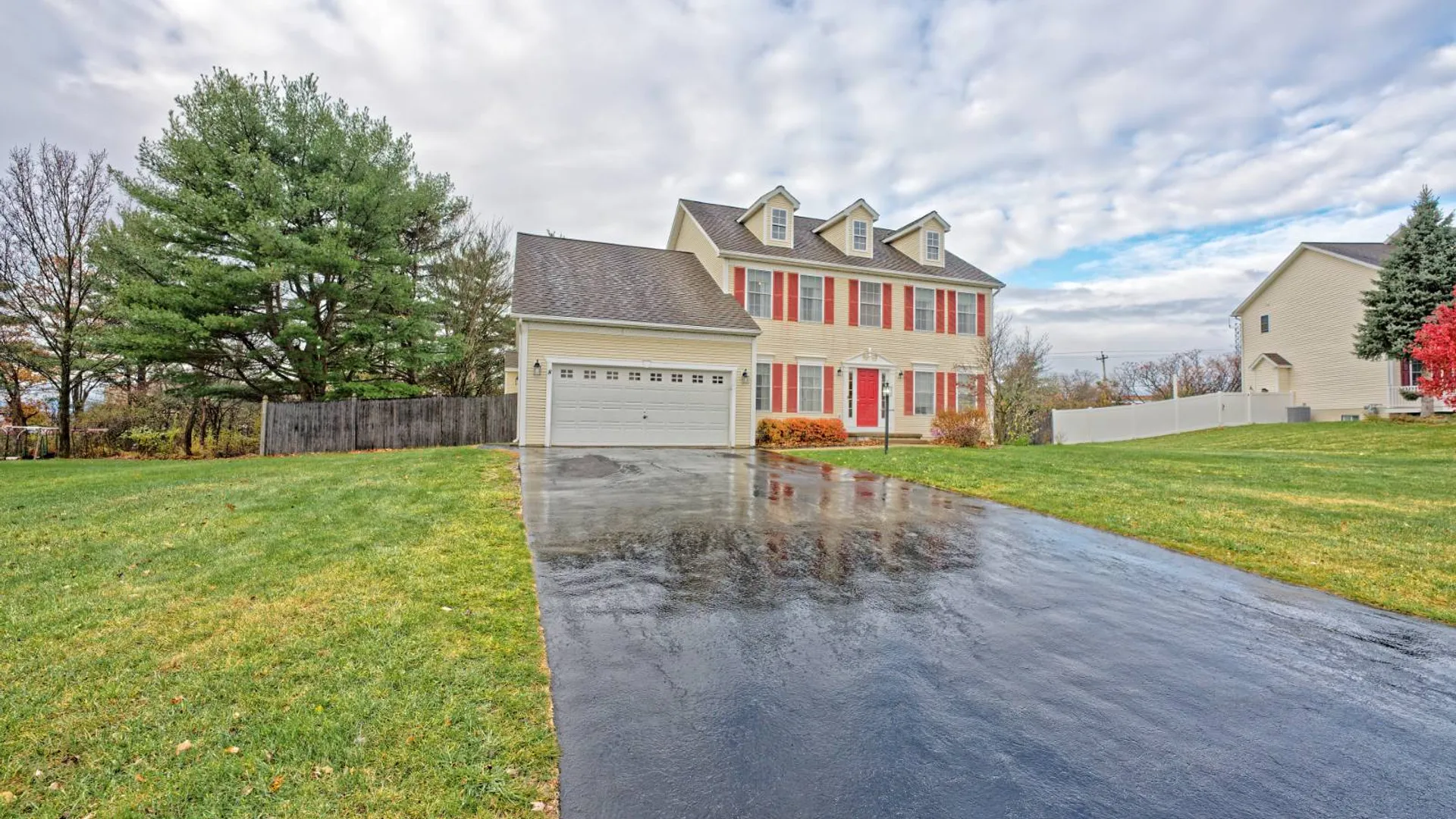 Property at 8 Jordan Ln, Glenville, NY 12302 2