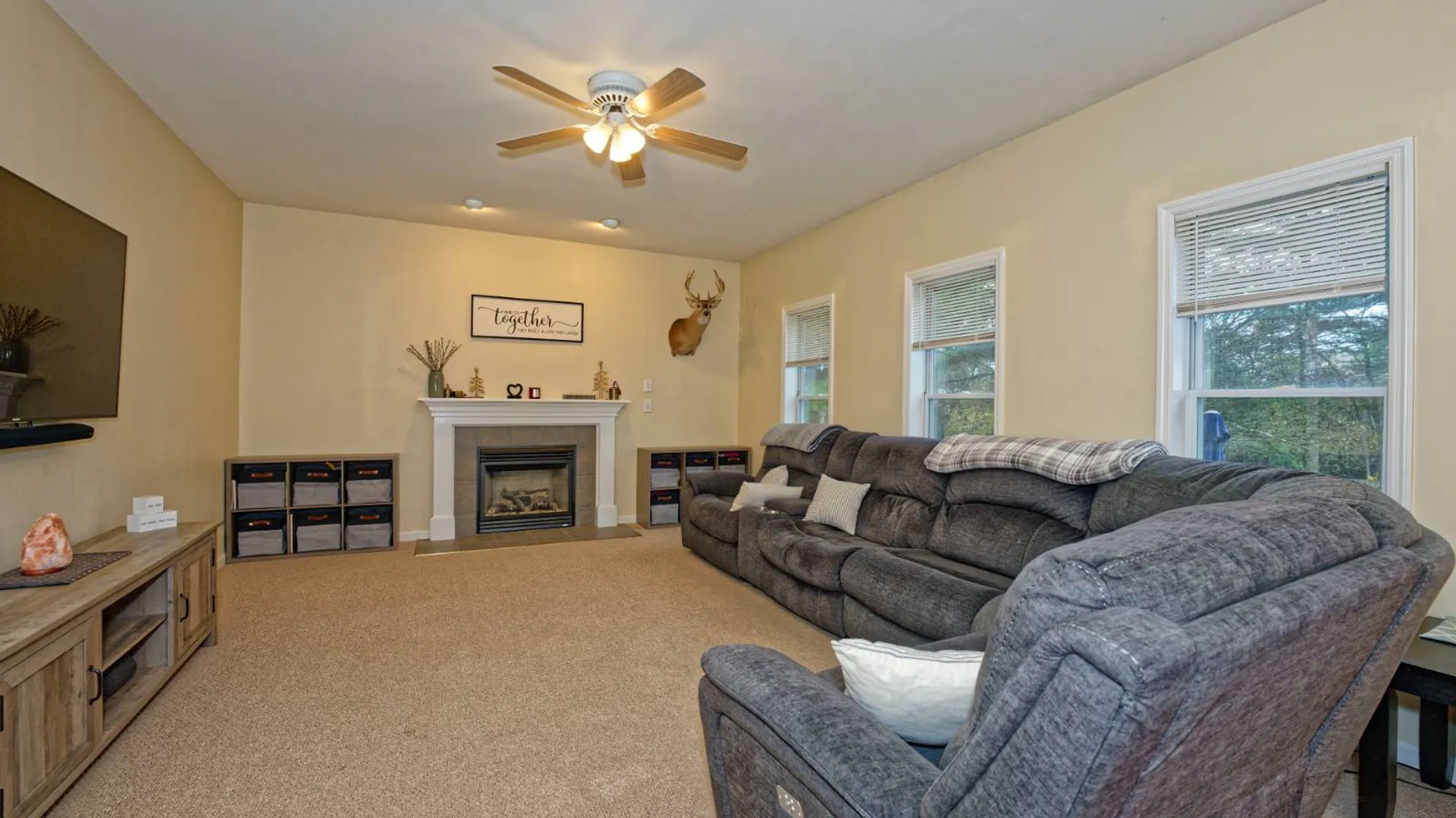 Property at 8 Jordan Ln, Glenville, NY 12302 23