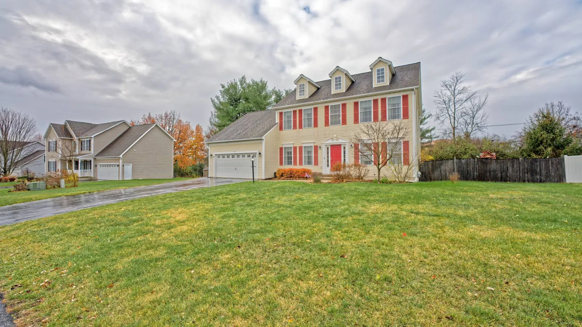 Property at 8 Jordan Ln, Glenville, NY 12302 3