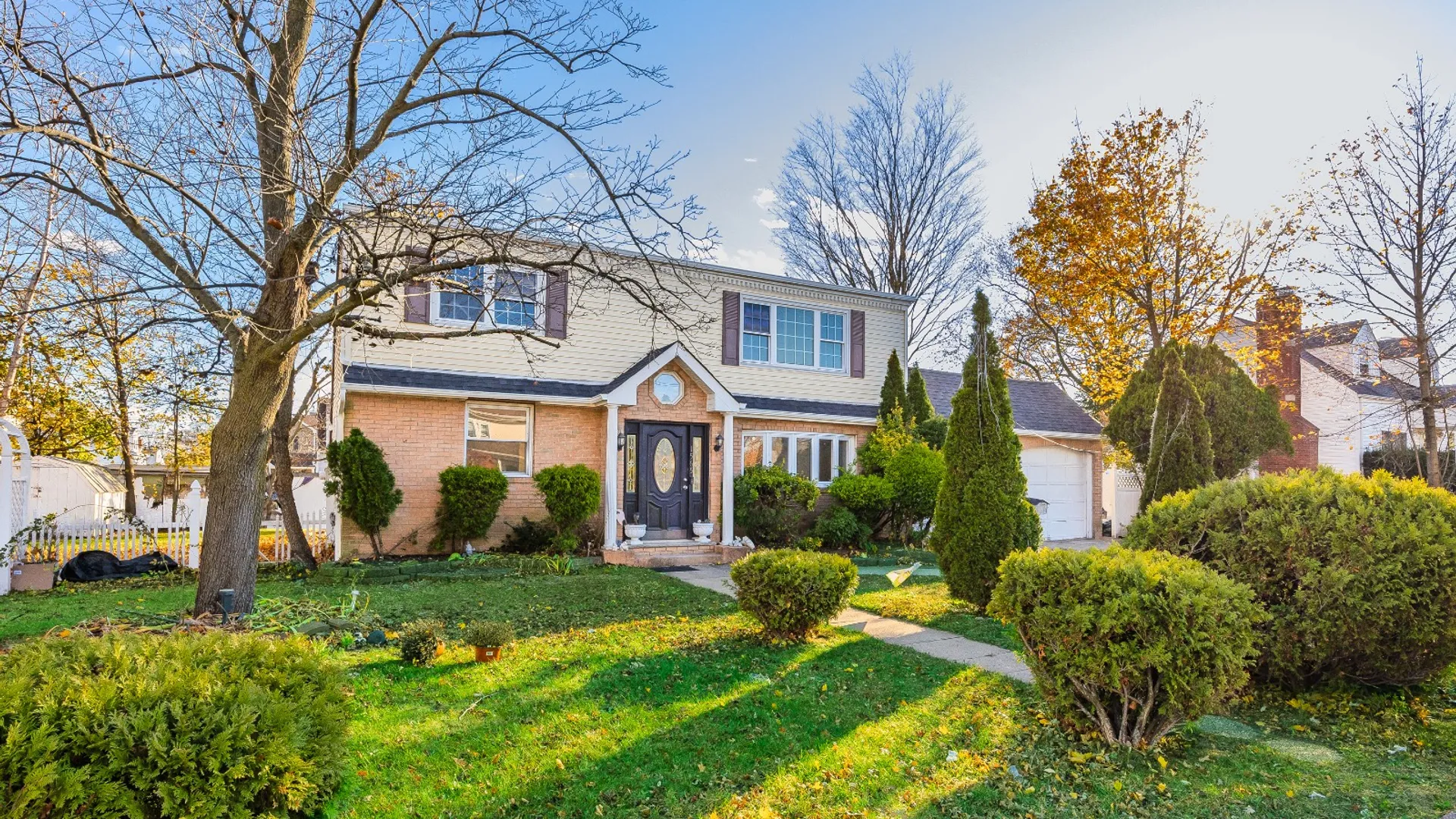 Property at 1565 10th St, West Babylon, NY 11704 2
