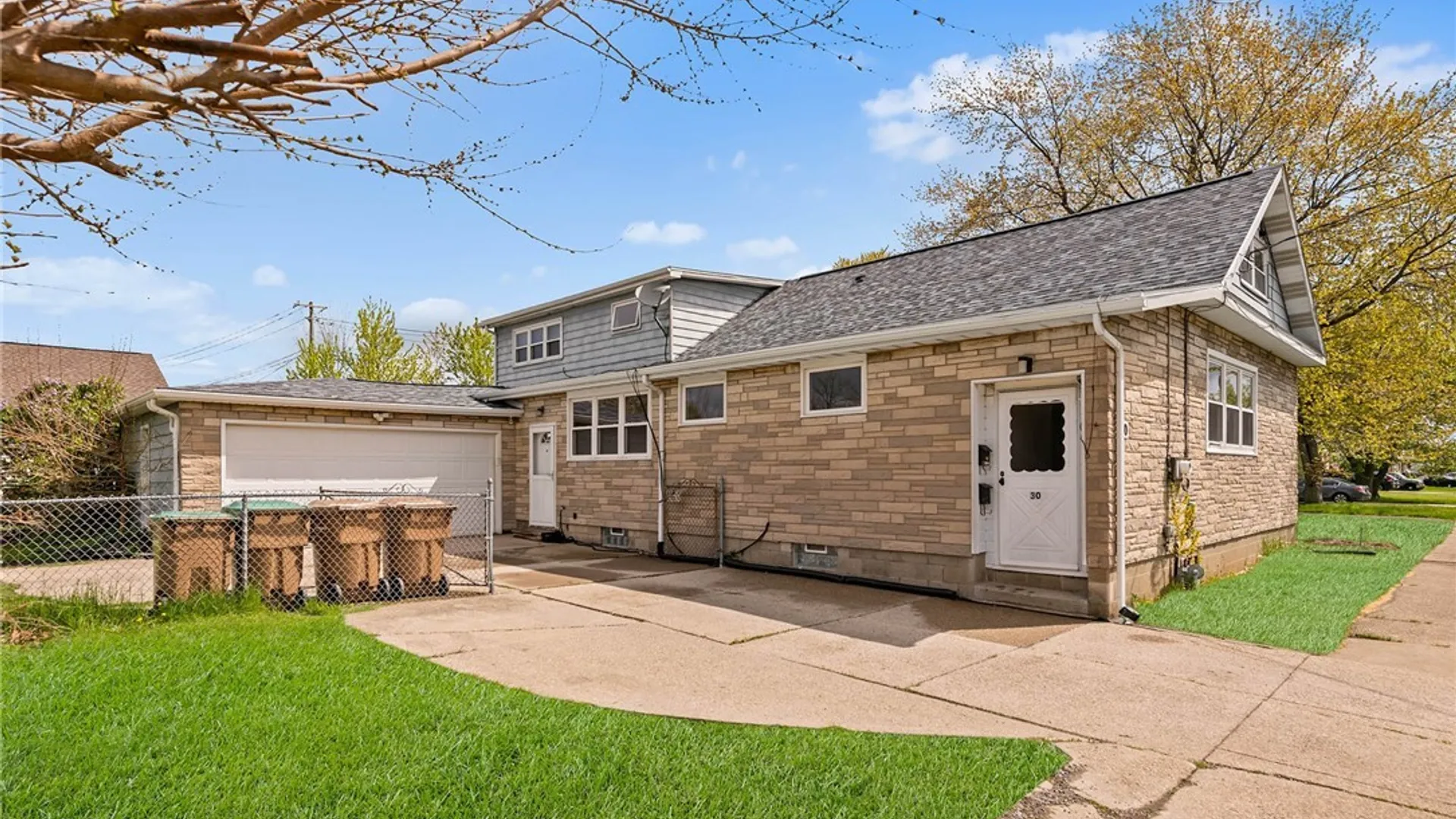 Property at 30 Meadowlawn Road, Cheektowaga, NY 14225 2