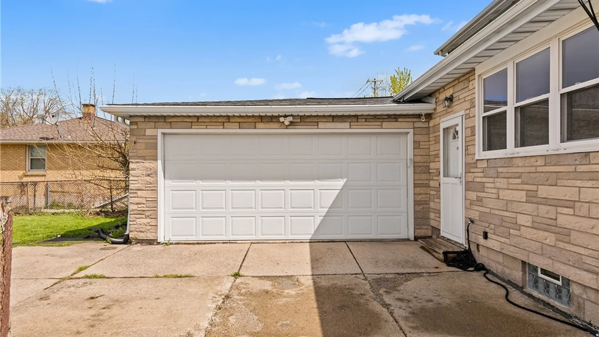 Property at 30 Meadowlawn Road, Cheektowaga, NY 14225 3