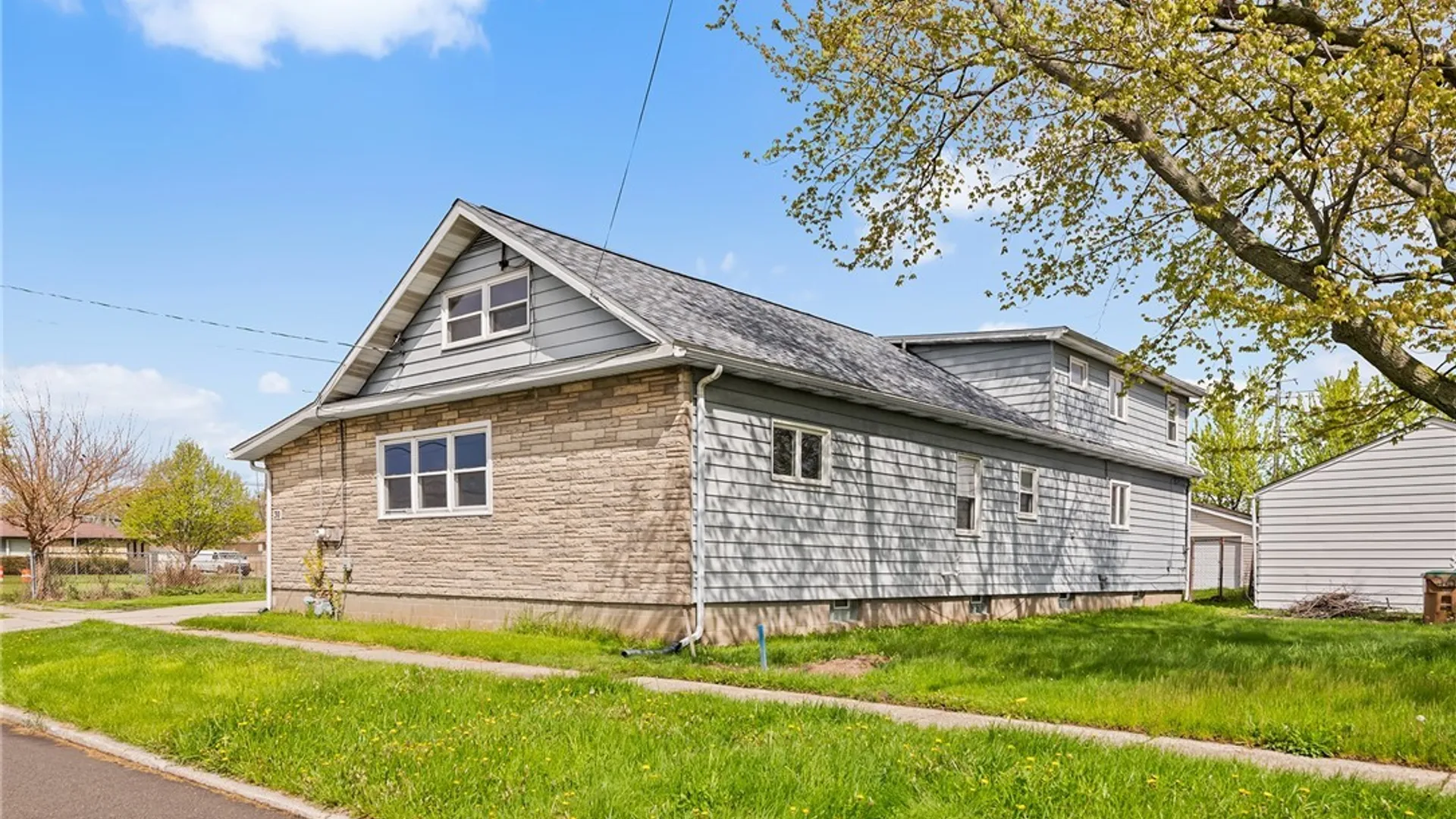 Property at 30 Meadowlawn Road, Cheektowaga, NY 14225 31