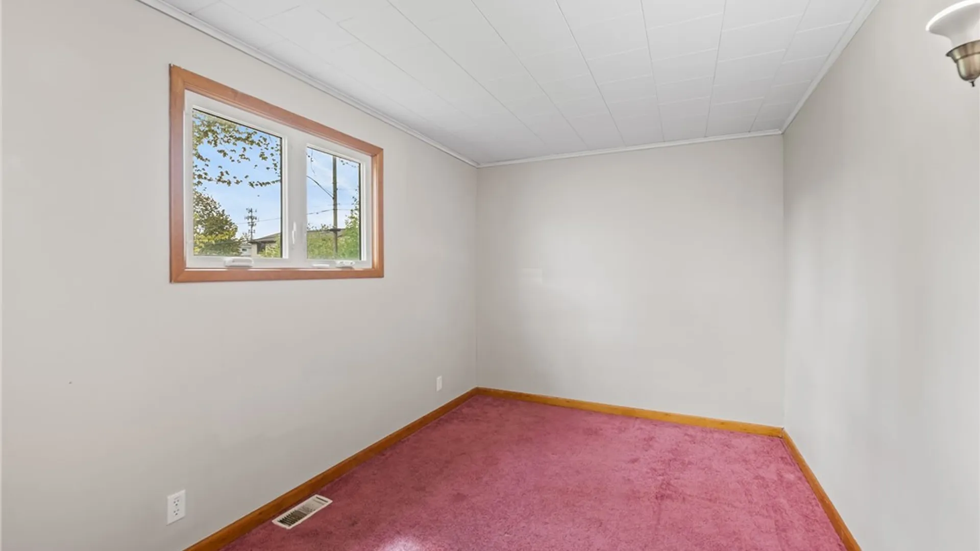 Property at 30 Meadowlawn Road, Cheektowaga, NY 14225 7