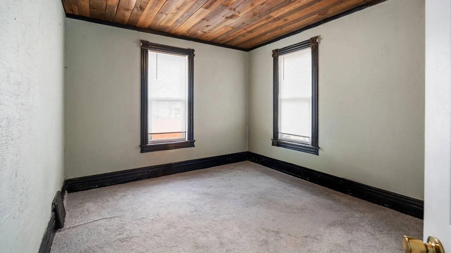 Property at 7 Smith Street, Gloversville, NY 12078 8