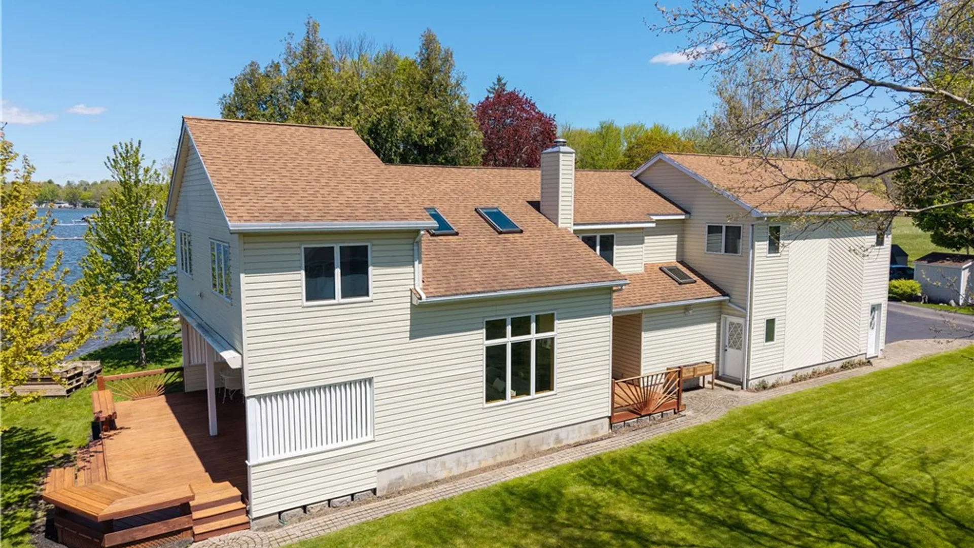 Property at 3660 Shoreline Dr, Livonia, NY 14487 23