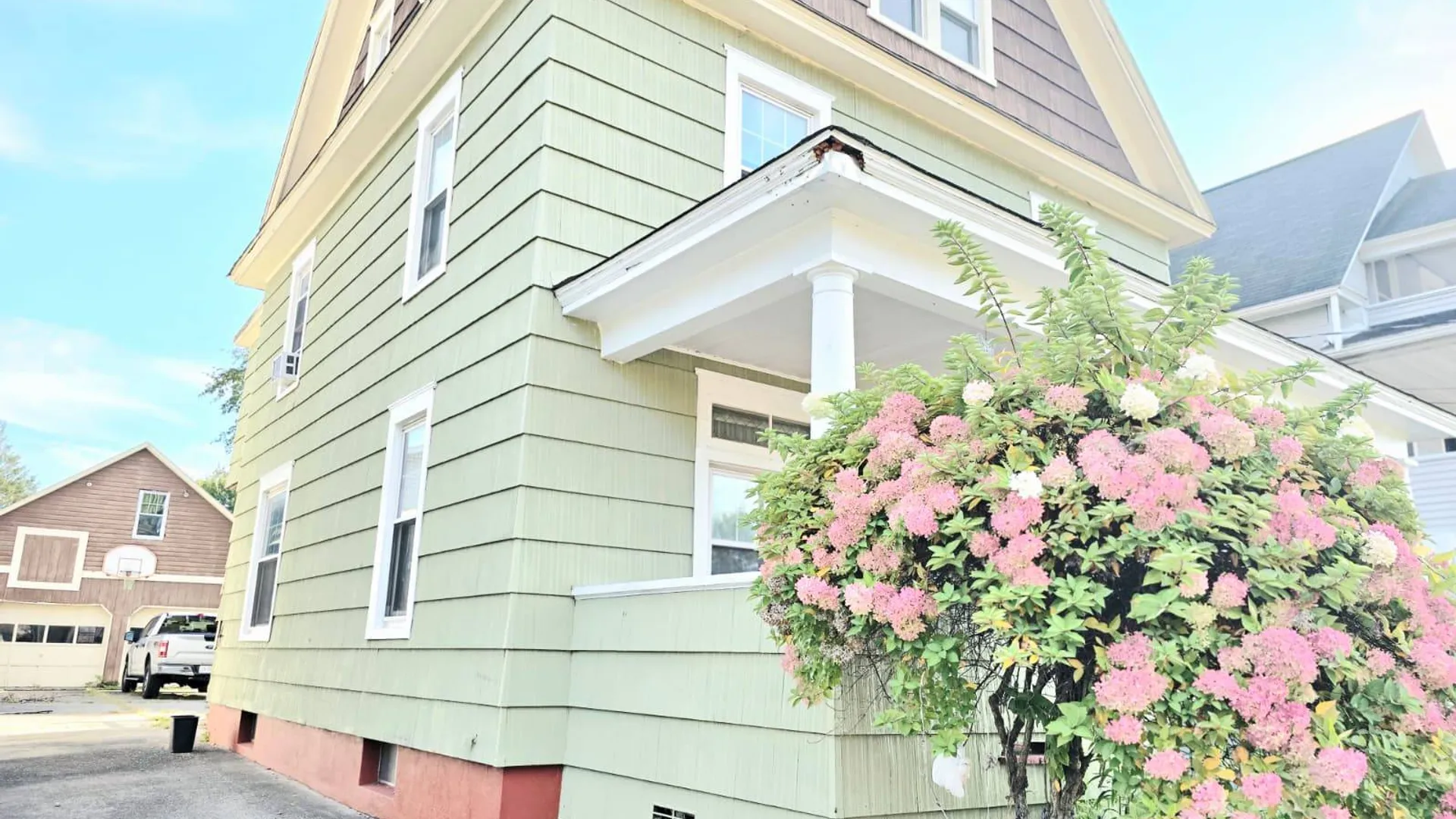 Property at 64 GRAND AVE, Johnson City, NY 13790 3