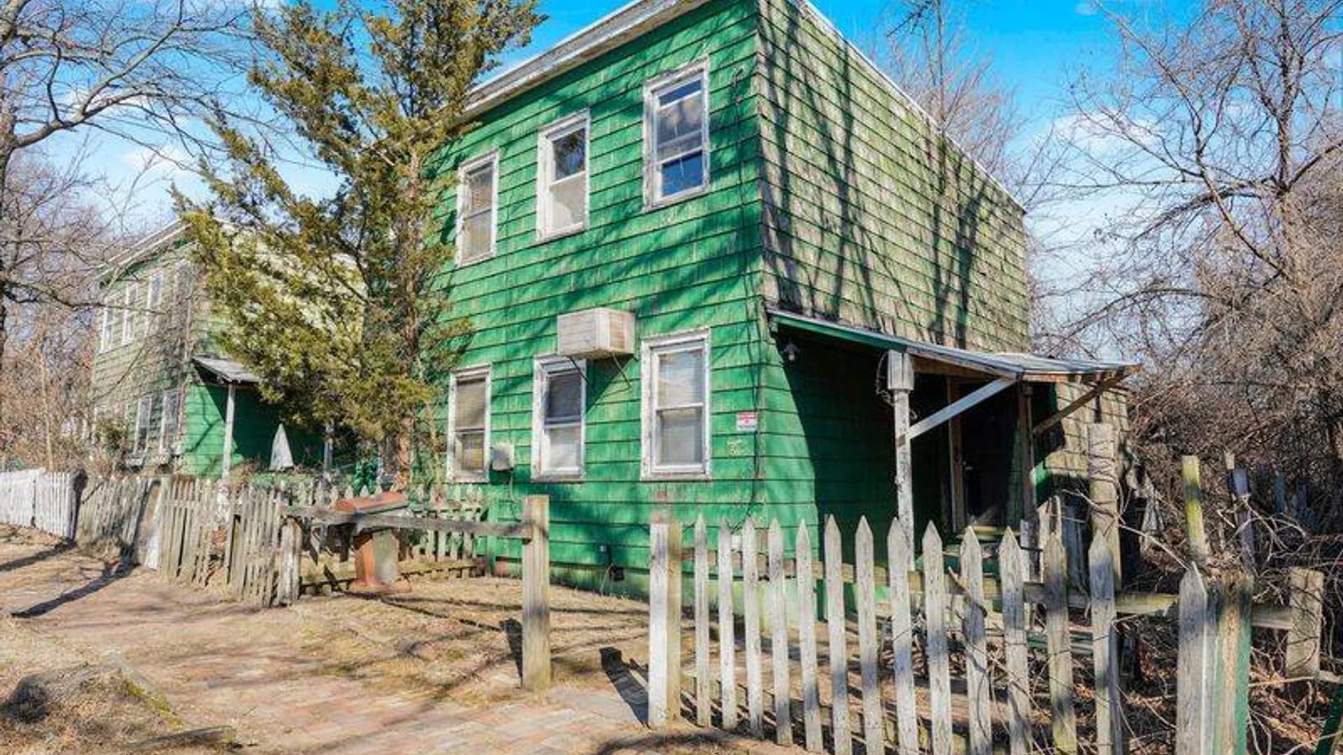 Property at 81 Kreischer St, Staten Island, NY 10309 3