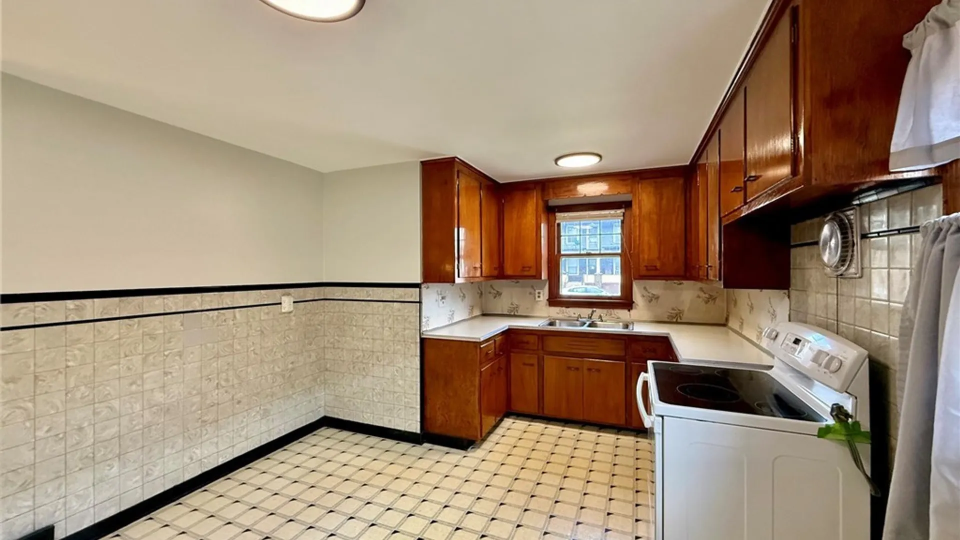 Property at 1157 La Salle Avenue, Niagara Falls, NY 14301 10