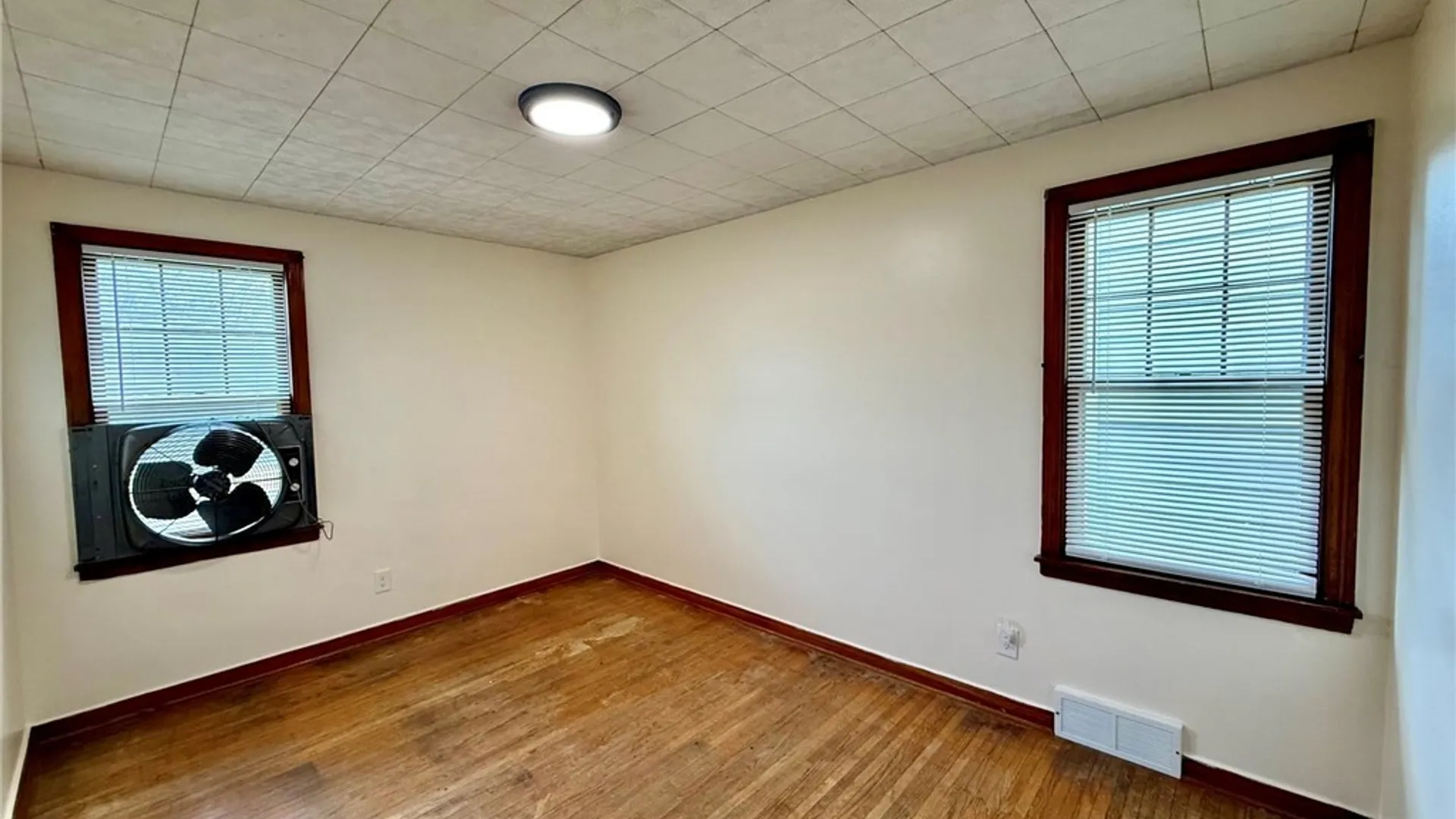 Property at 1157 La Salle Avenue, Niagara Falls, NY 14301 17