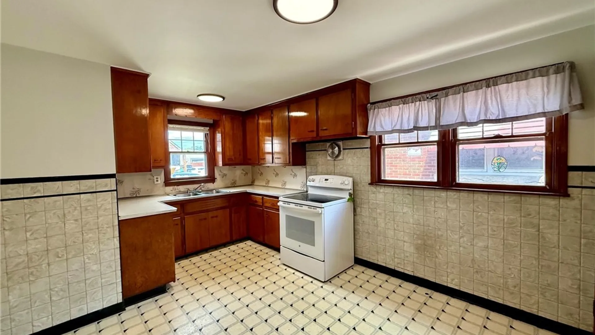 Property at 1157 La Salle Avenue, Niagara Falls, NY 14301 8