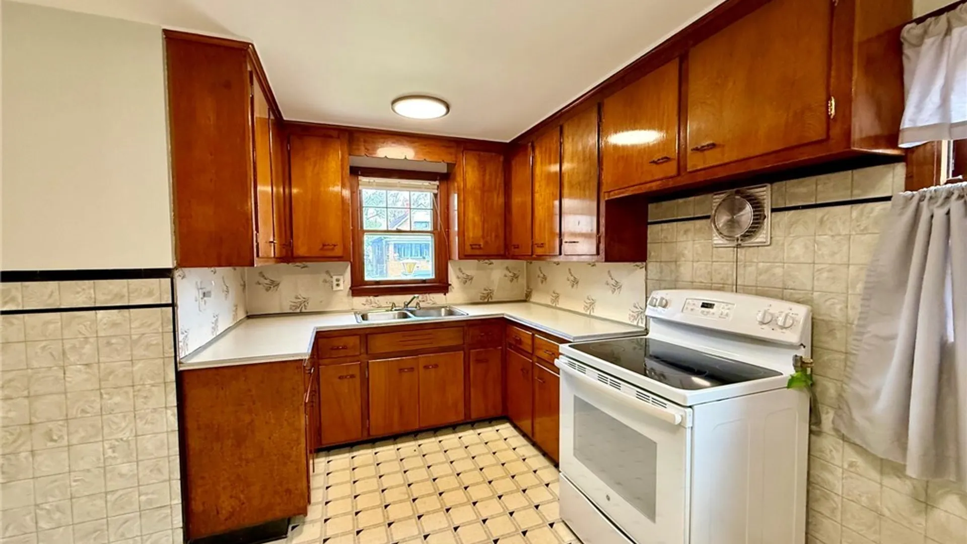 Property at 1157 La Salle Avenue, Niagara Falls, NY 14301 9