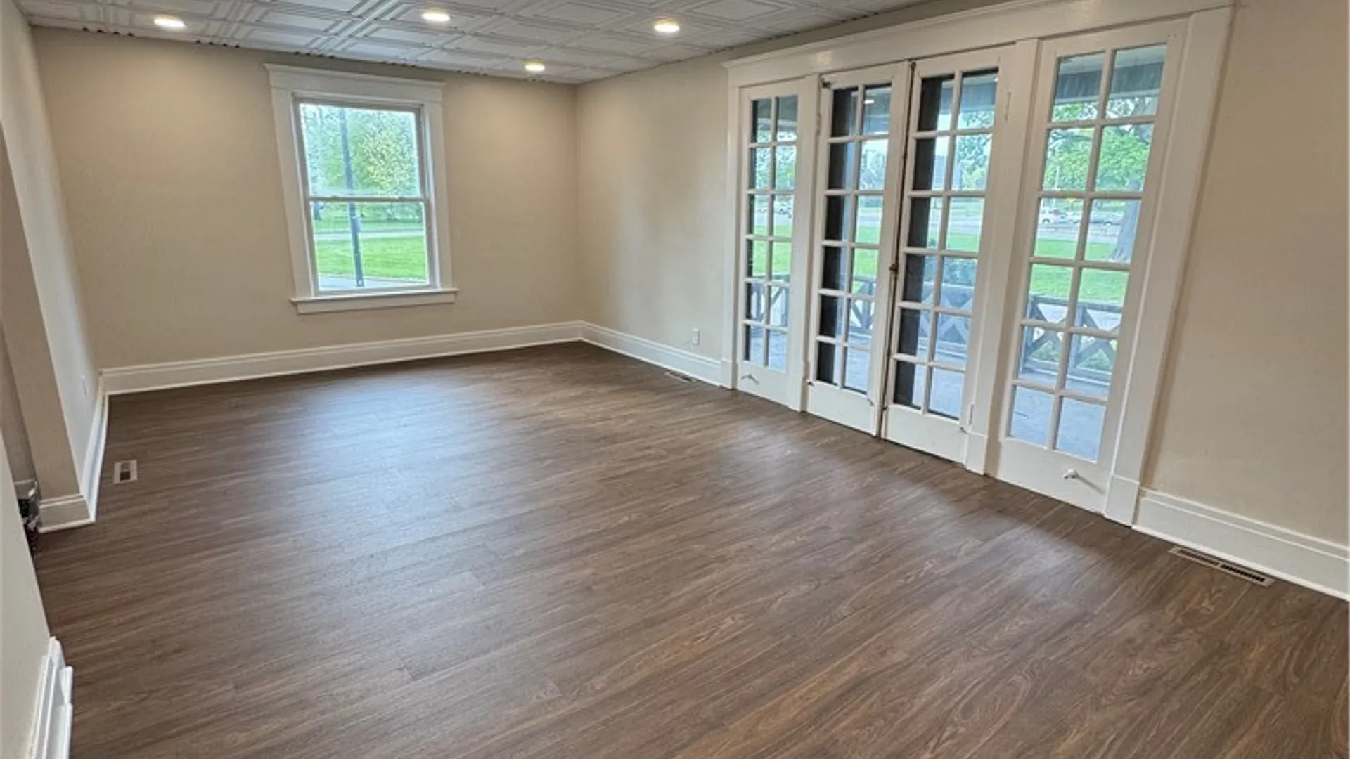 Property at 2 Agassiz Circle, Buffalo, NY 14214 4