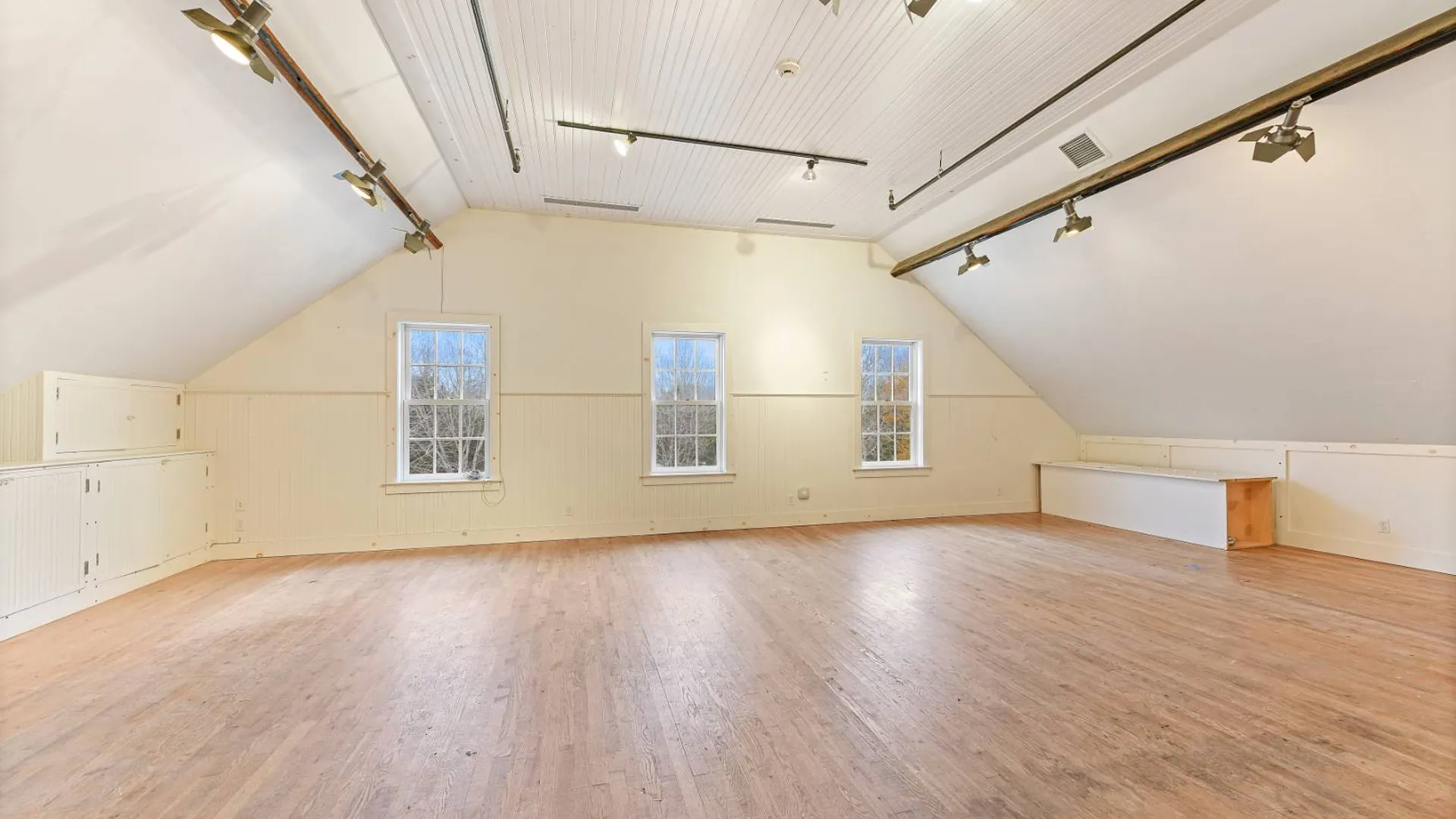 Property at 11 Indian Wells Highway, Amagansett, NY 11930 11