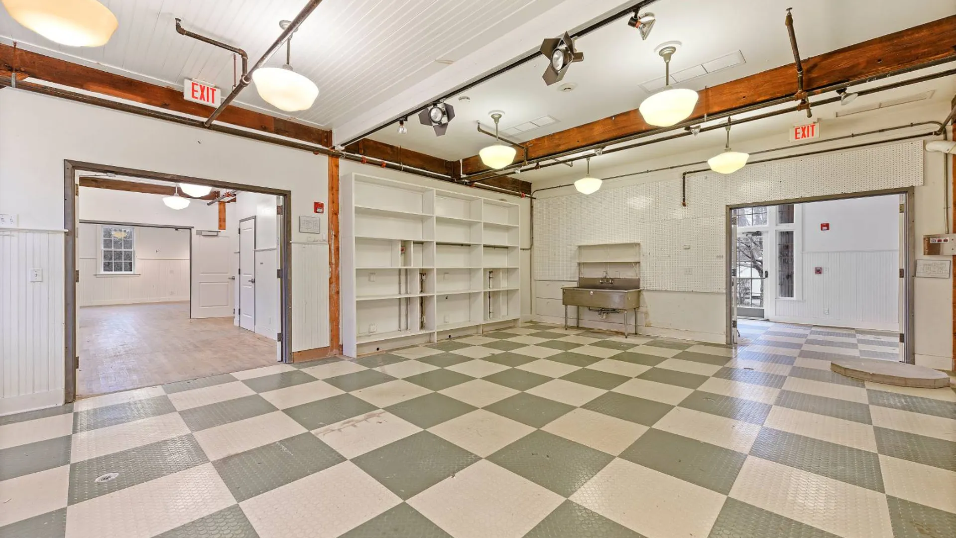Property at 11 Indian Wells Highway, Amagansett, NY 11930 7
