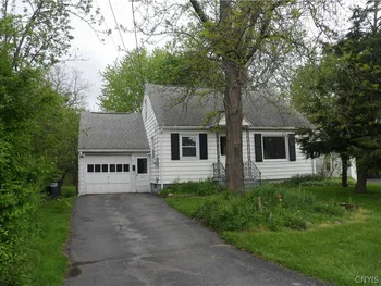 Property at 101 Chestnut Hill Drive, Salina, NY 13088