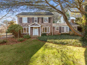 Property at 1800 Sound Ave, Mattituck, NY 11952