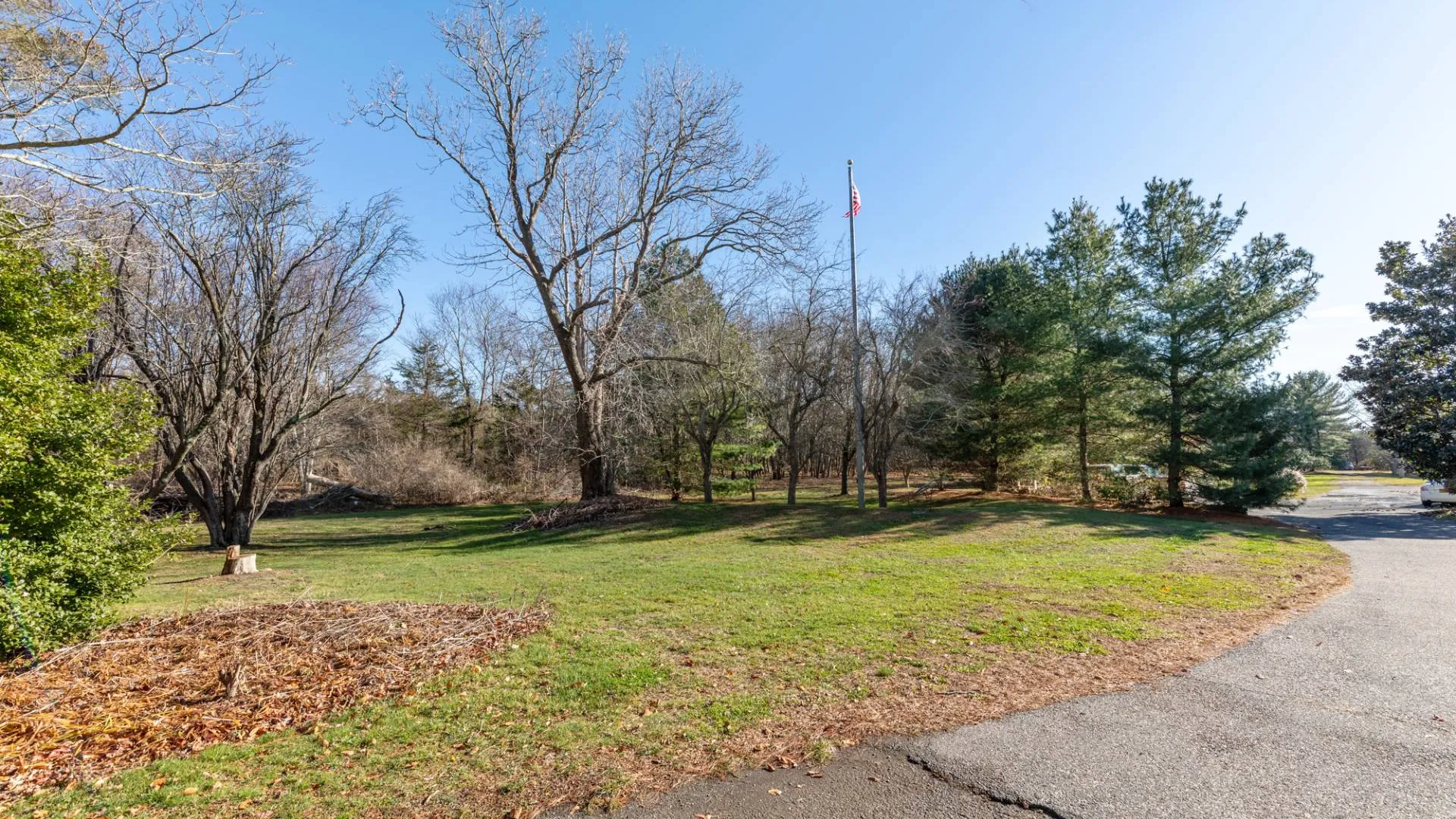 Property at 1800 Sound Ave, Mattituck, NY 11952 7