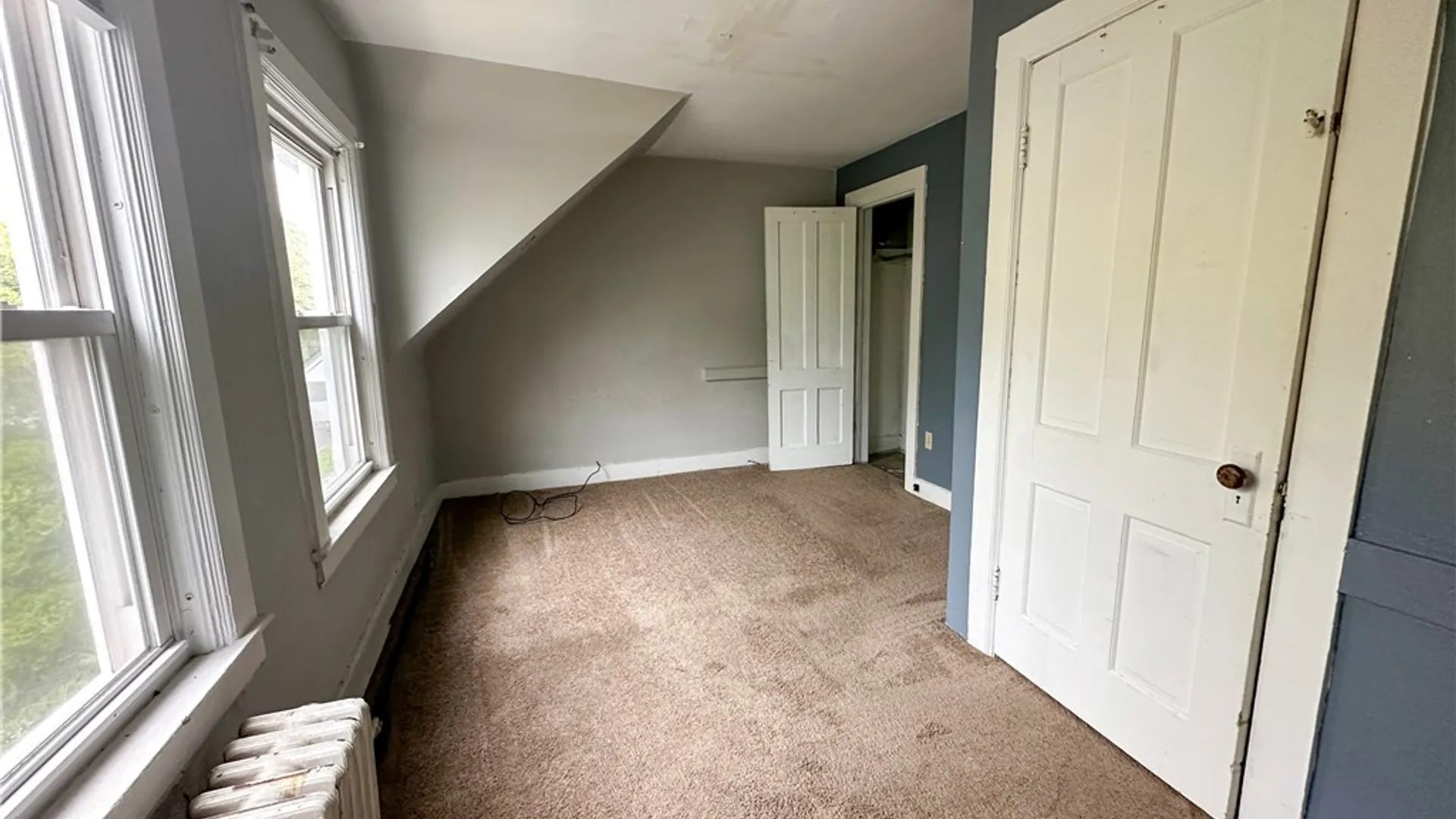 Property at 32 Custer Street, Buffalo, NY 14214 9