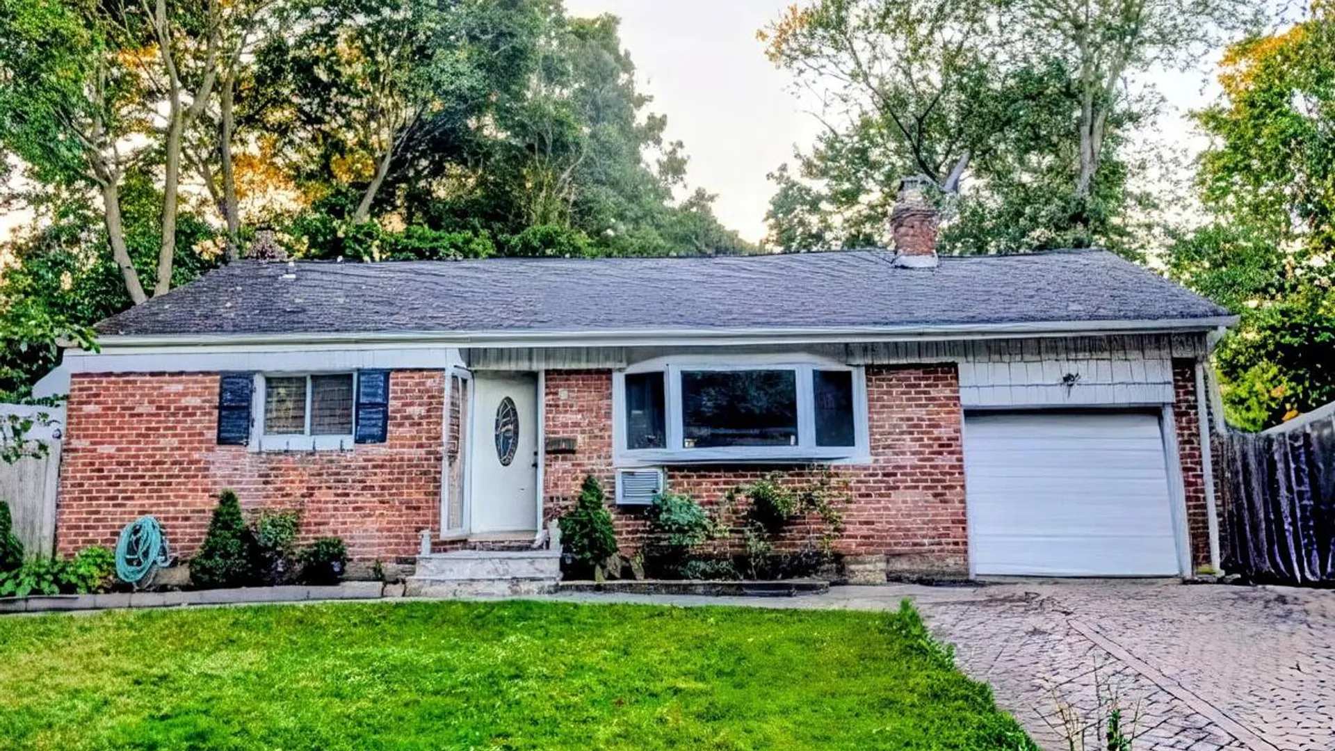 Property at 17 Grayley Place, Huntington Station, NY 11746 4